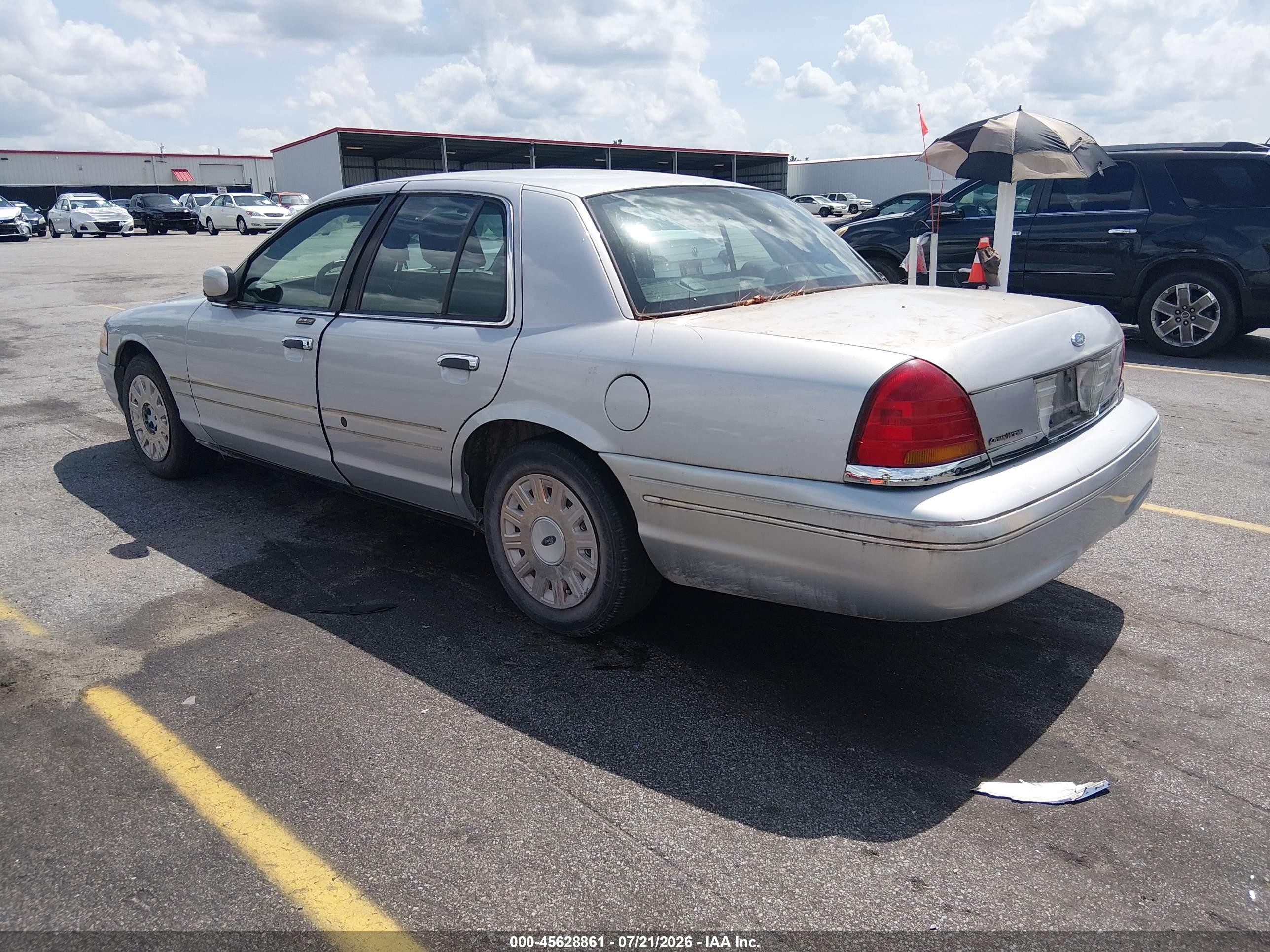 2003 Ford Crown Victoria Standard Silver vin: 2FAFP73W83X110157