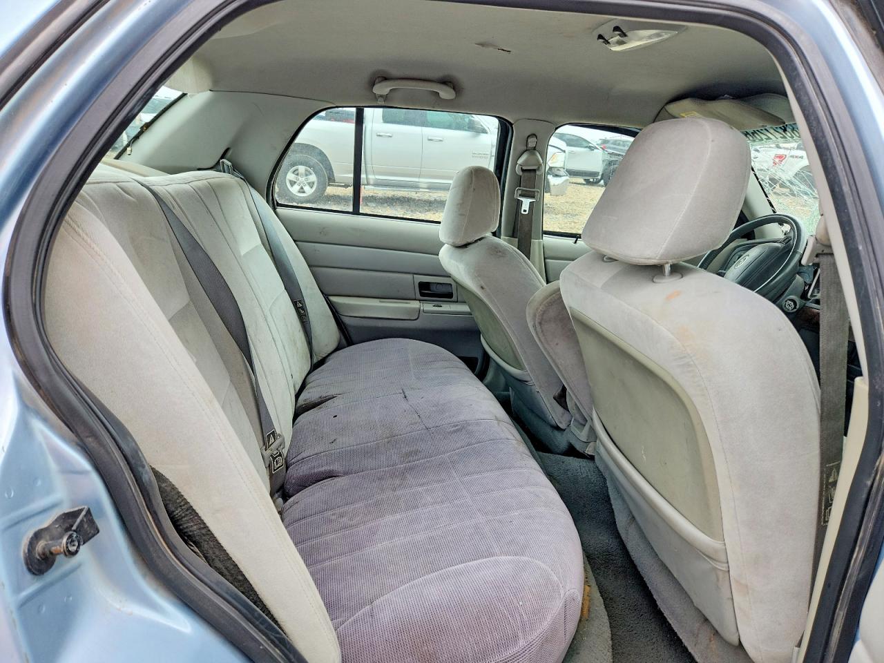 2003 Ford Crown Victoria Blue vin: 2FAFP73W83X123376