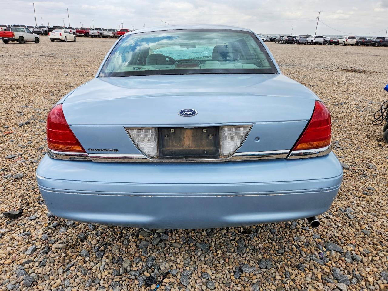 2003 Ford Crown Victoria Blue vin: 2FAFP73W83X123376