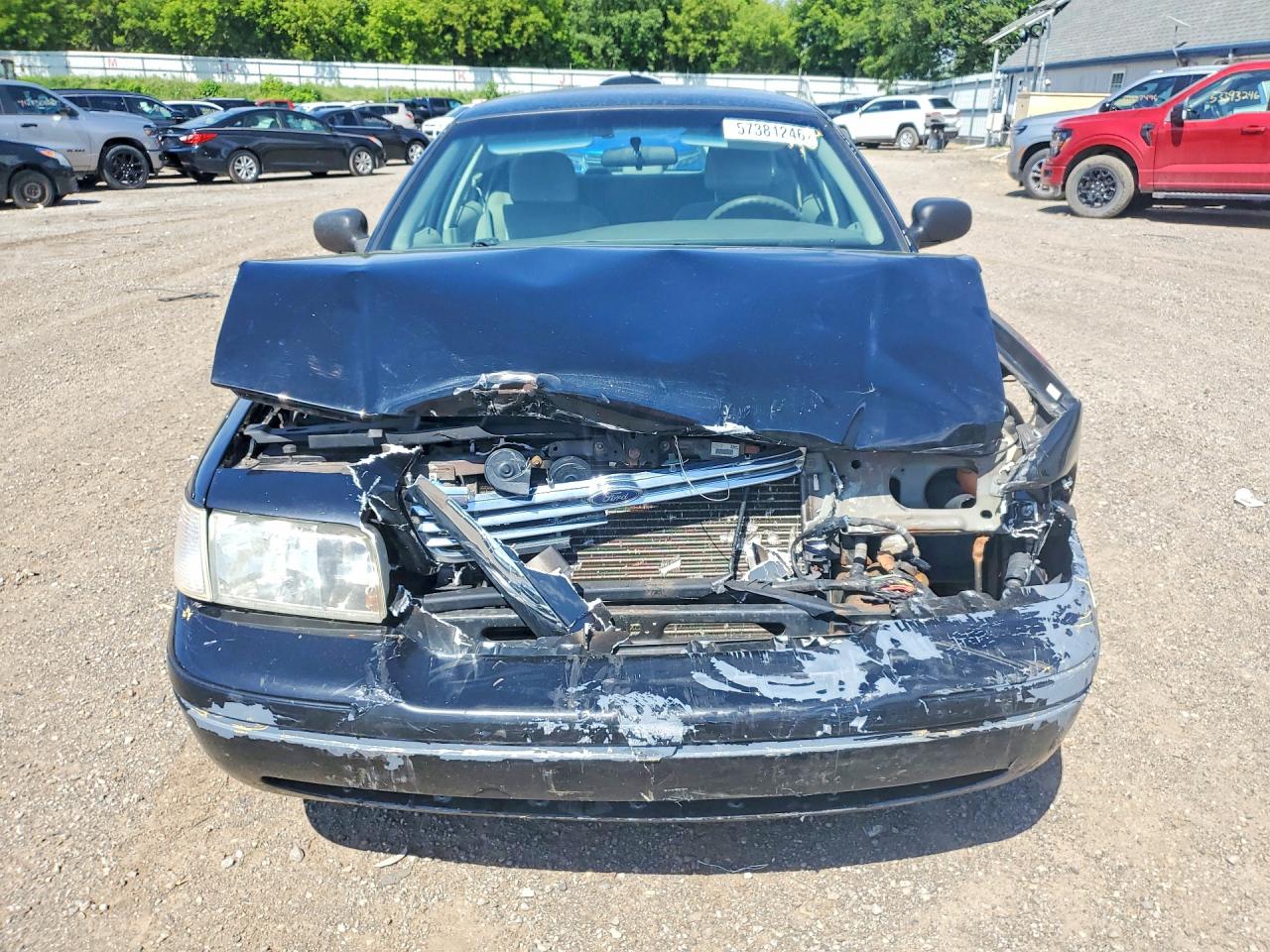 2004 Ford Crown Victoria Черный vin: 2FAFP73W84X170795