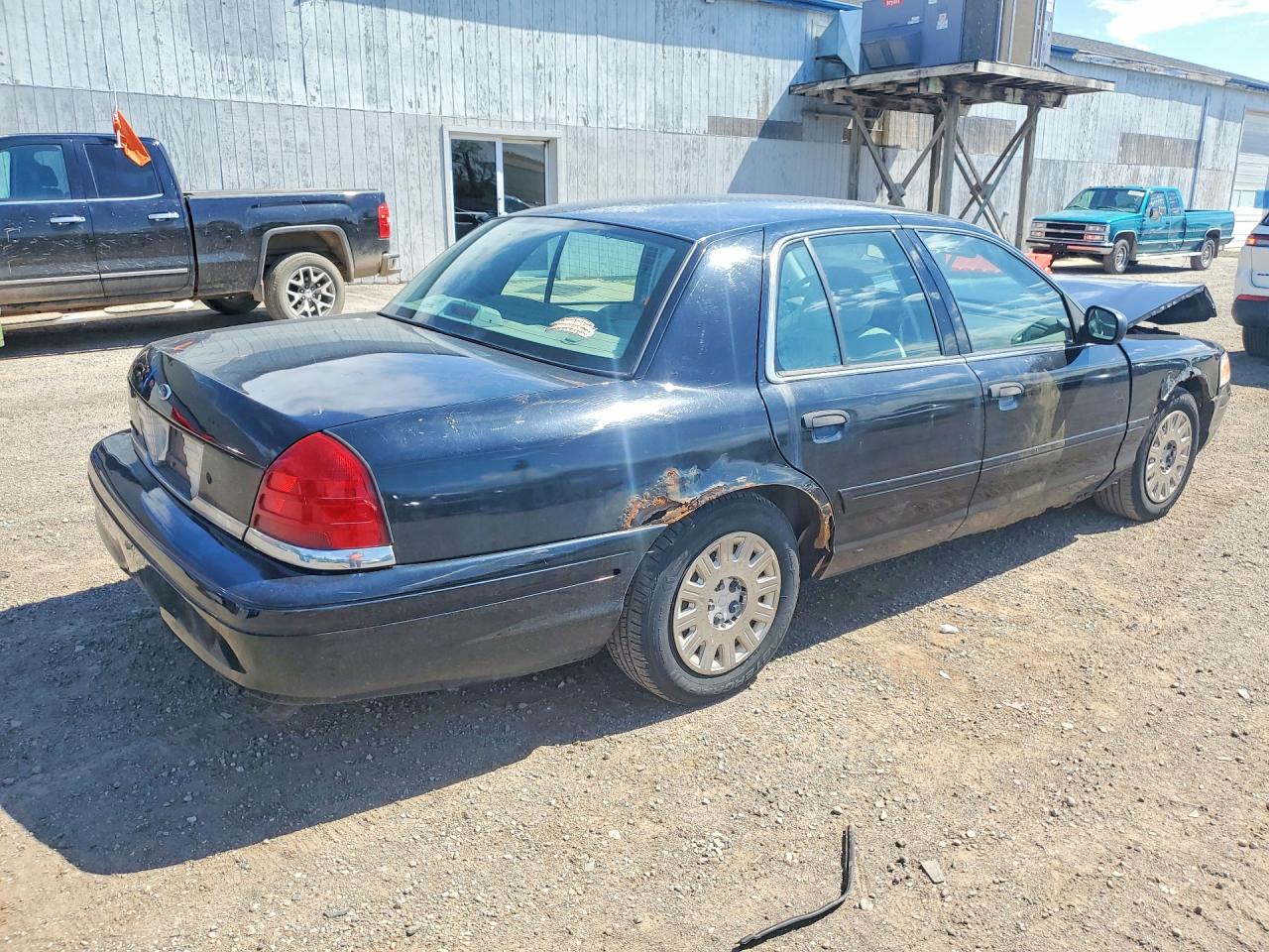 2004 Ford Crown Victoria Черный vin: 2FAFP73W84X170795