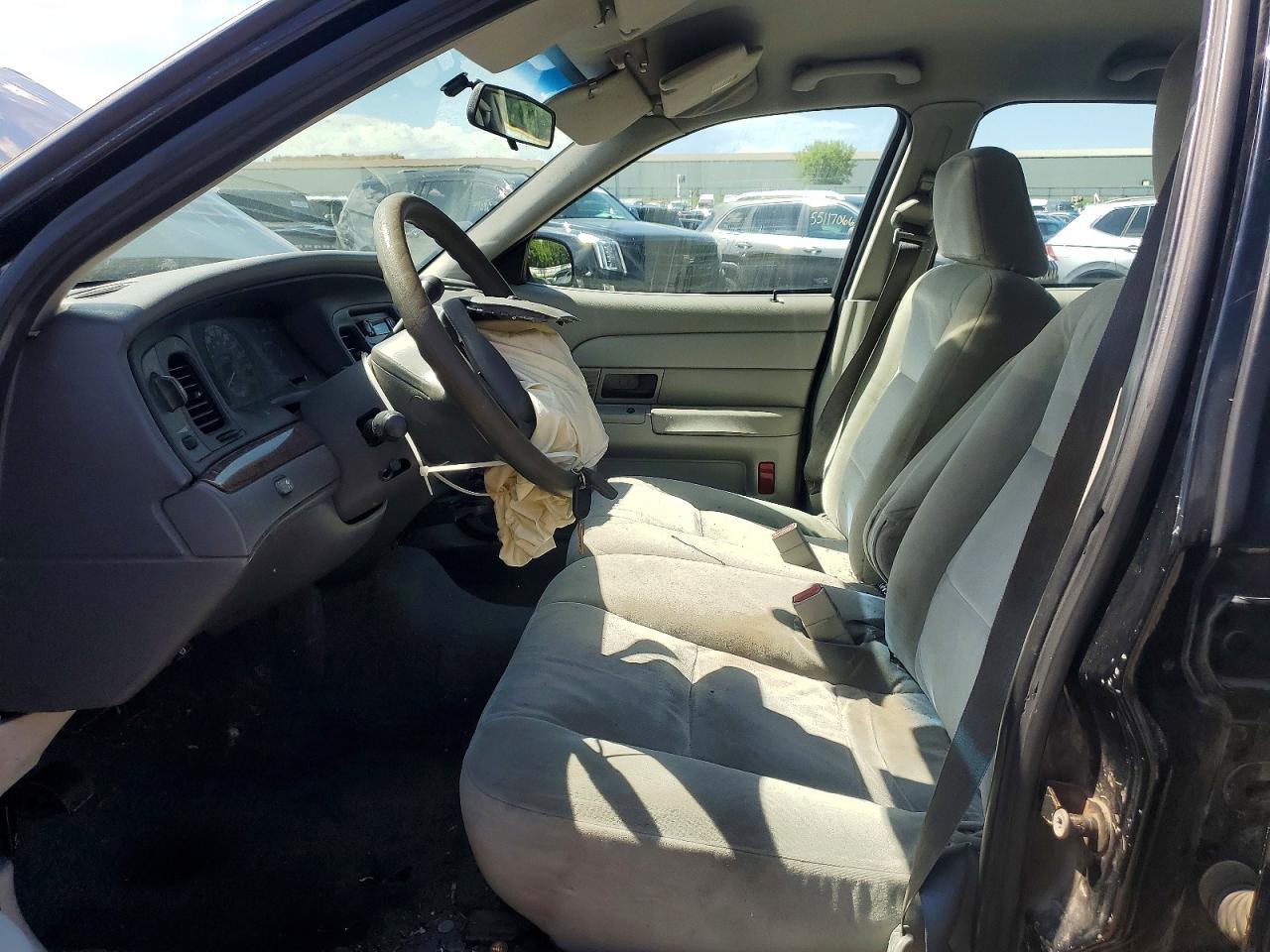 2004 Ford Crown Victoria Черный vin: 2FAFP73W84X170795