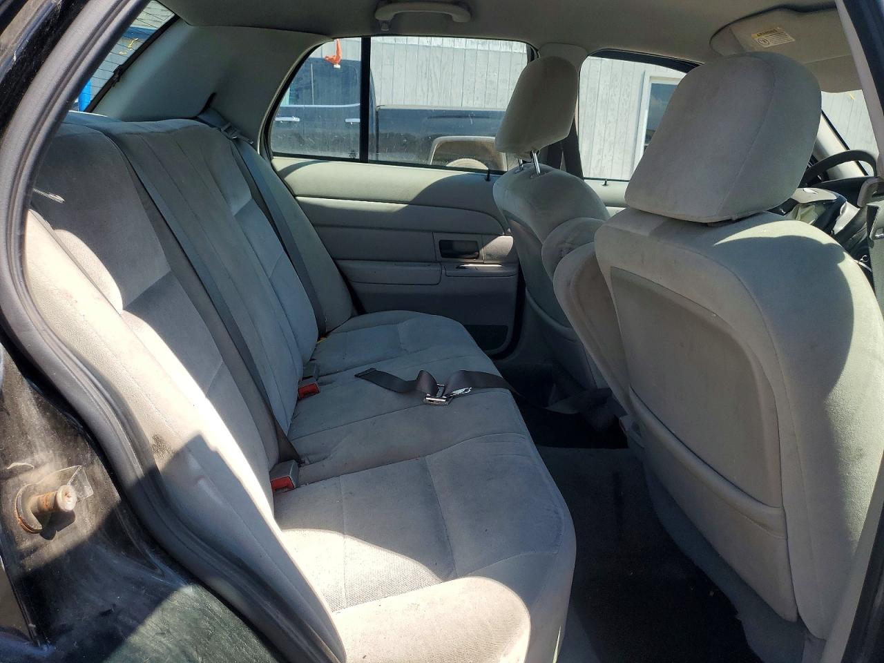2004 Ford Crown Victoria Черный vin: 2FAFP73W84X170795