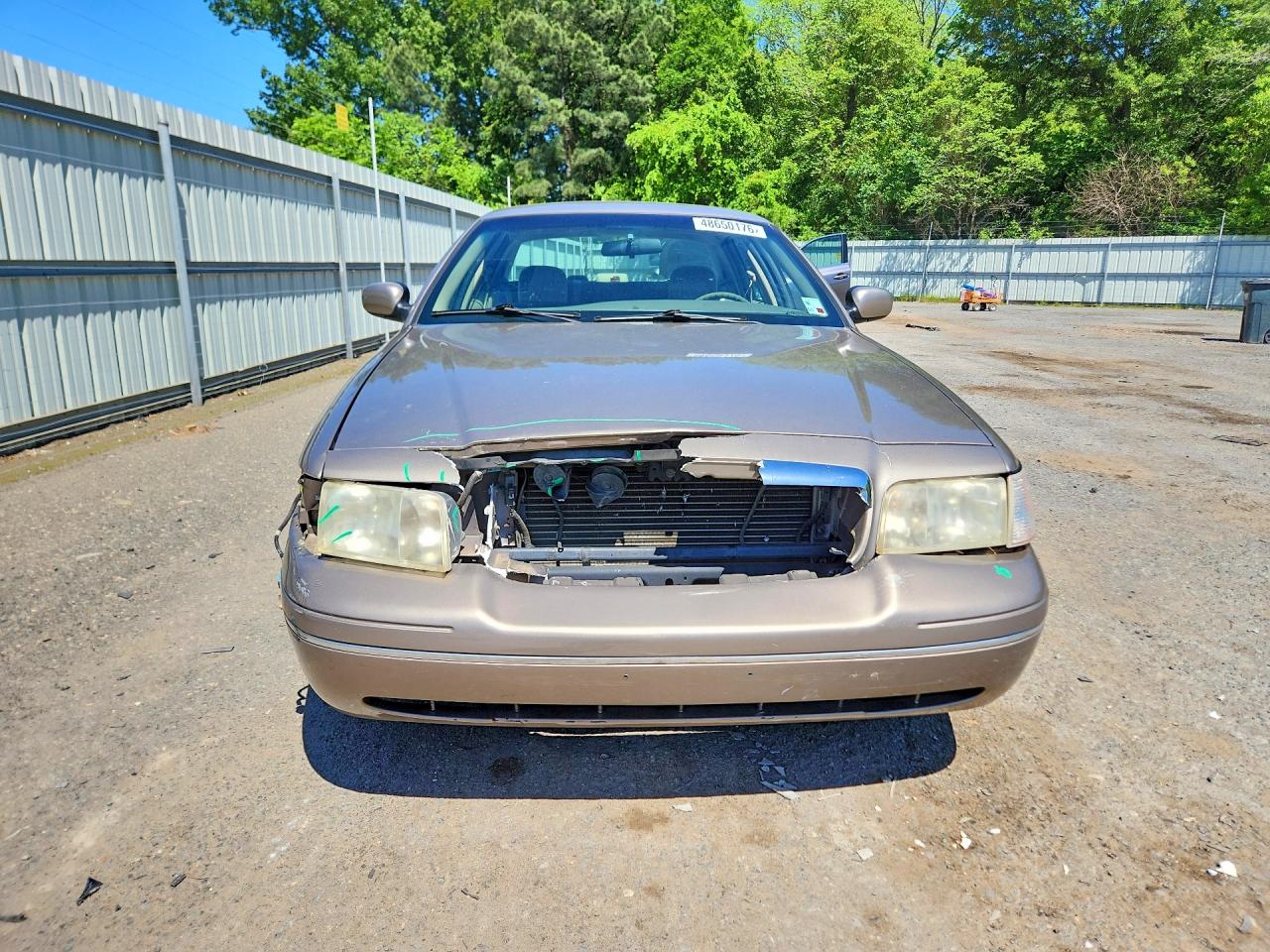 2003 Ford Crown Victoria Brown vin: 2FAFP73WX3X110175