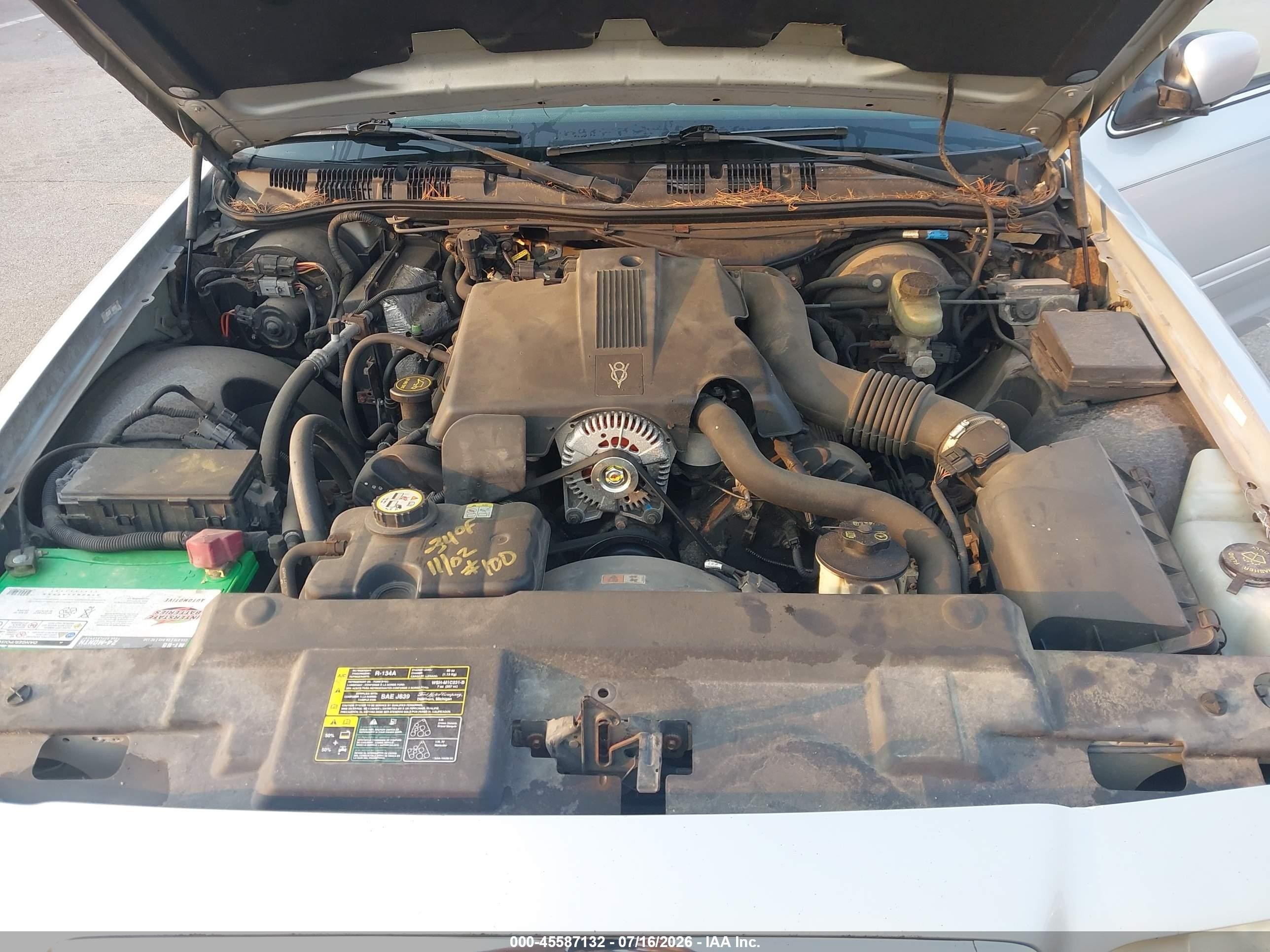 2003 Ford Crown Victoria Standard Silver vin: 2FAFP73WX3X149364