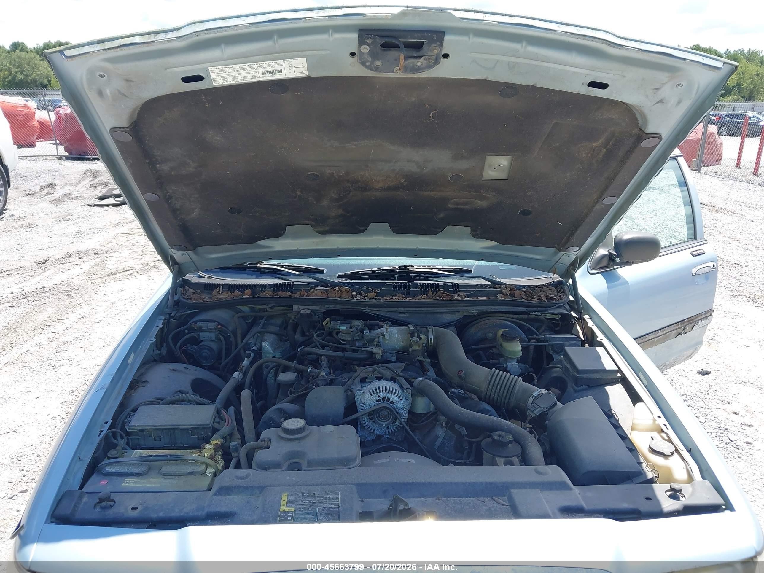 2003 Ford Crown Victoria Standard Light Blue vin: 2FAFP73WX3X182607
