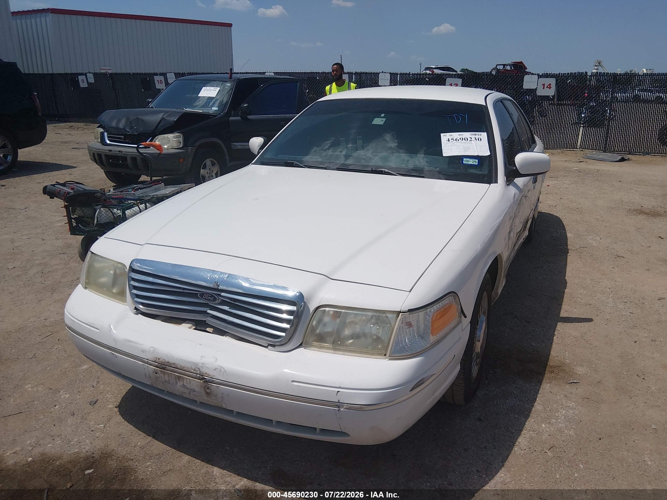1998 Ford Crown Victoria   White vin: 2FAFP73WXWX190873