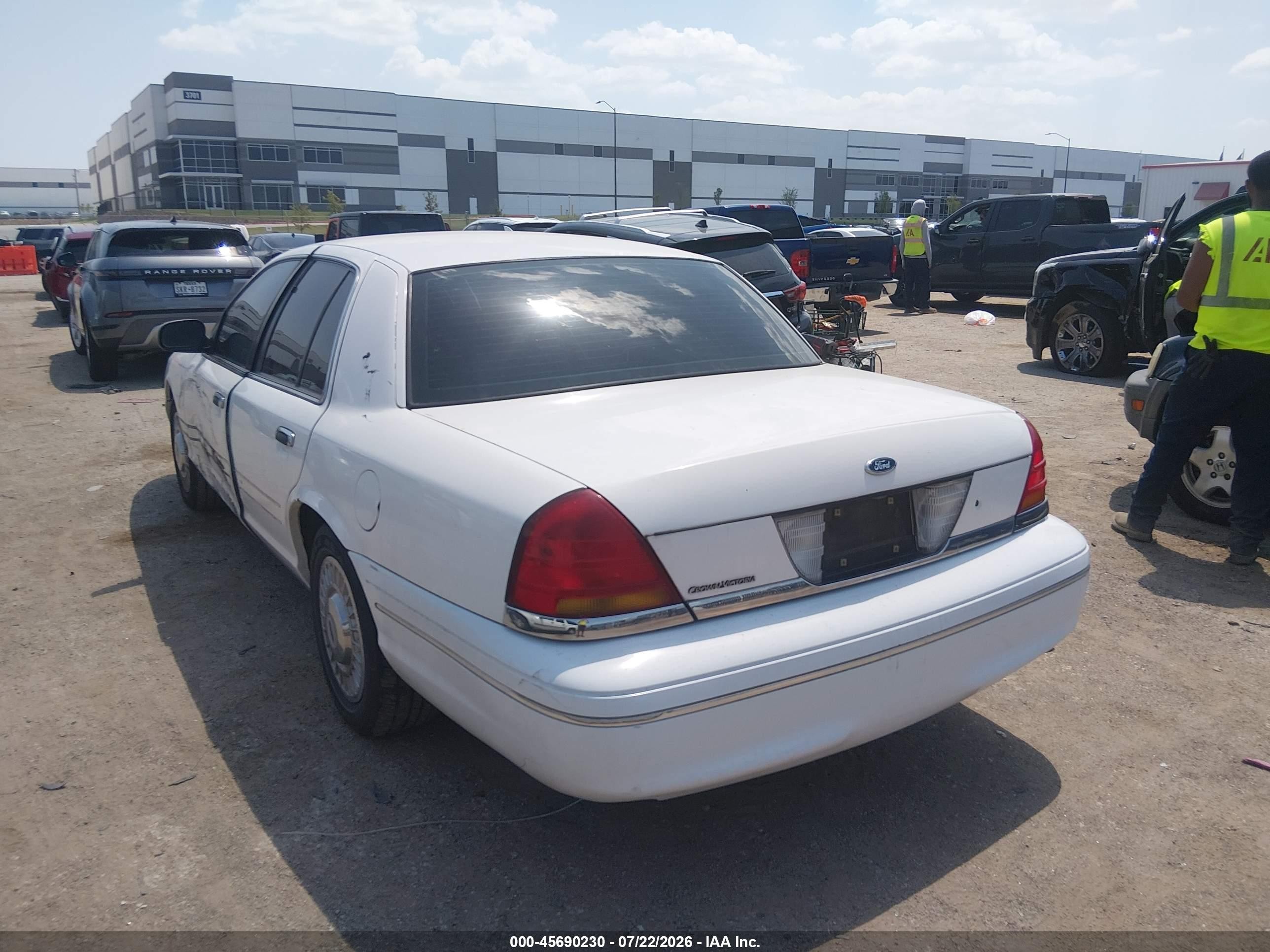 1998 Ford Crown Victoria   White vin: 2FAFP73WXWX190873