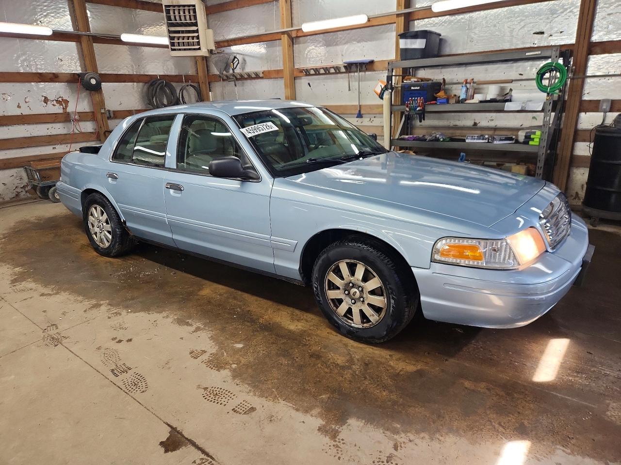 2008 Ford Crown Victoria Lx Blue vin: 2FAFP74V08X121358