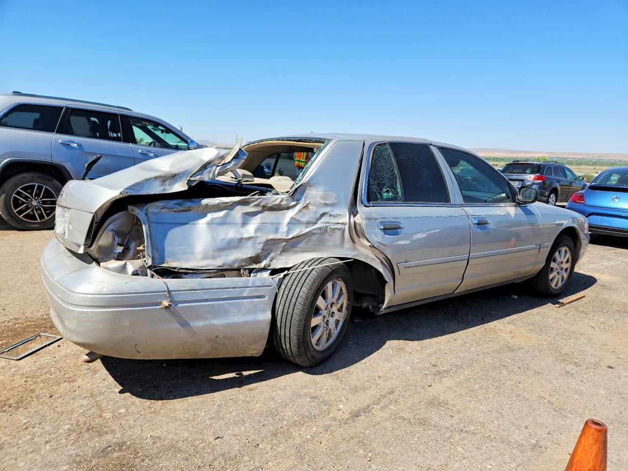 2007 Ford Crown Victoria Silver vin: 2FAFP74V17X145828
