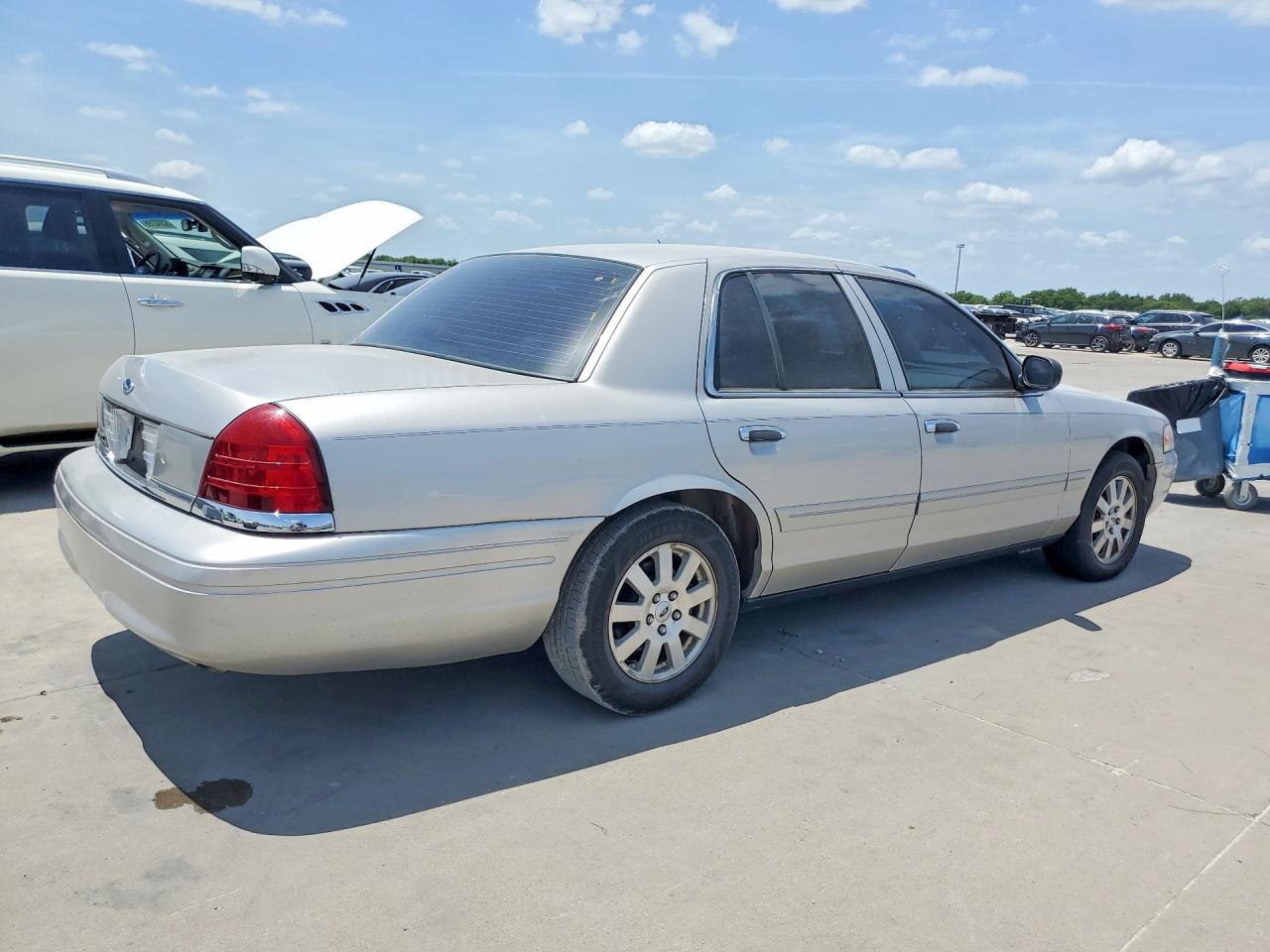 2008 Ford Crown Victoria Lx Silver vin: 2FAFP74V18X112538