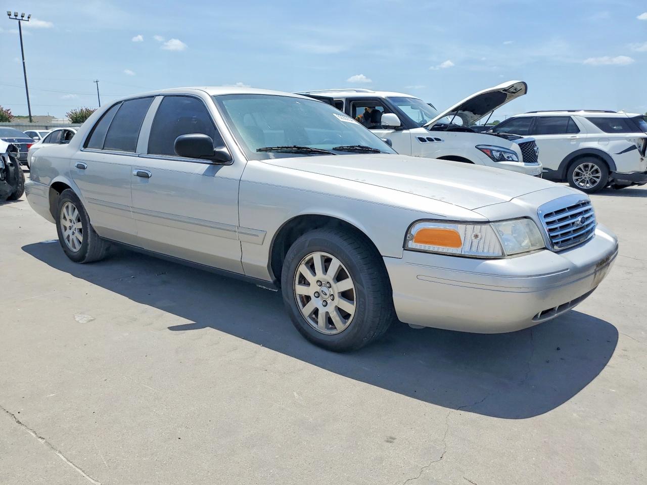 2008 Ford Crown Victoria Lx Silver vin: 2FAFP74V18X112538