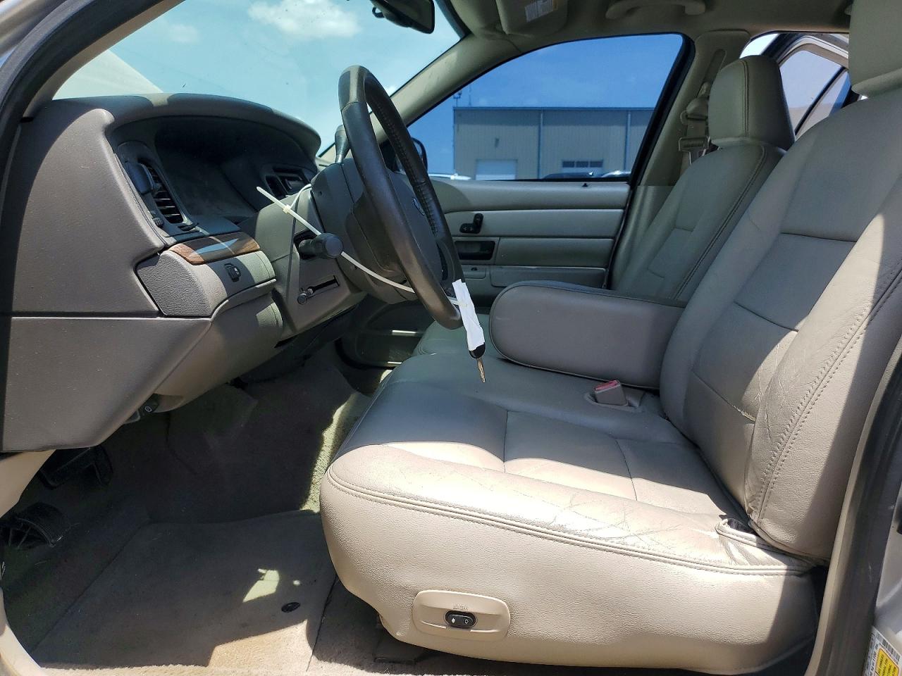 2008 Ford Crown Victoria Lx Silver vin: 2FAFP74V18X112538