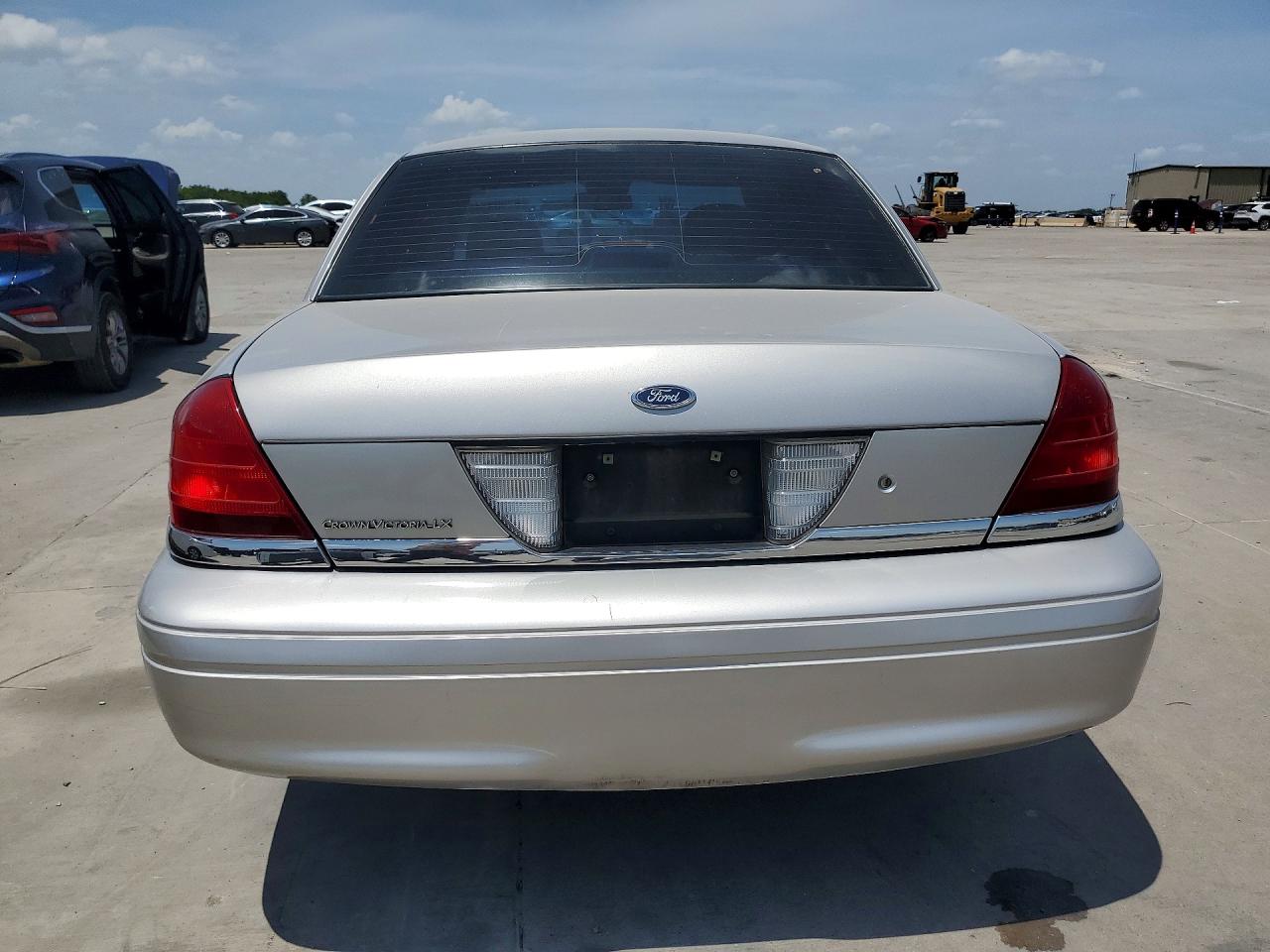 2008 Ford Crown Victoria Lx Silver vin: 2FAFP74V18X112538