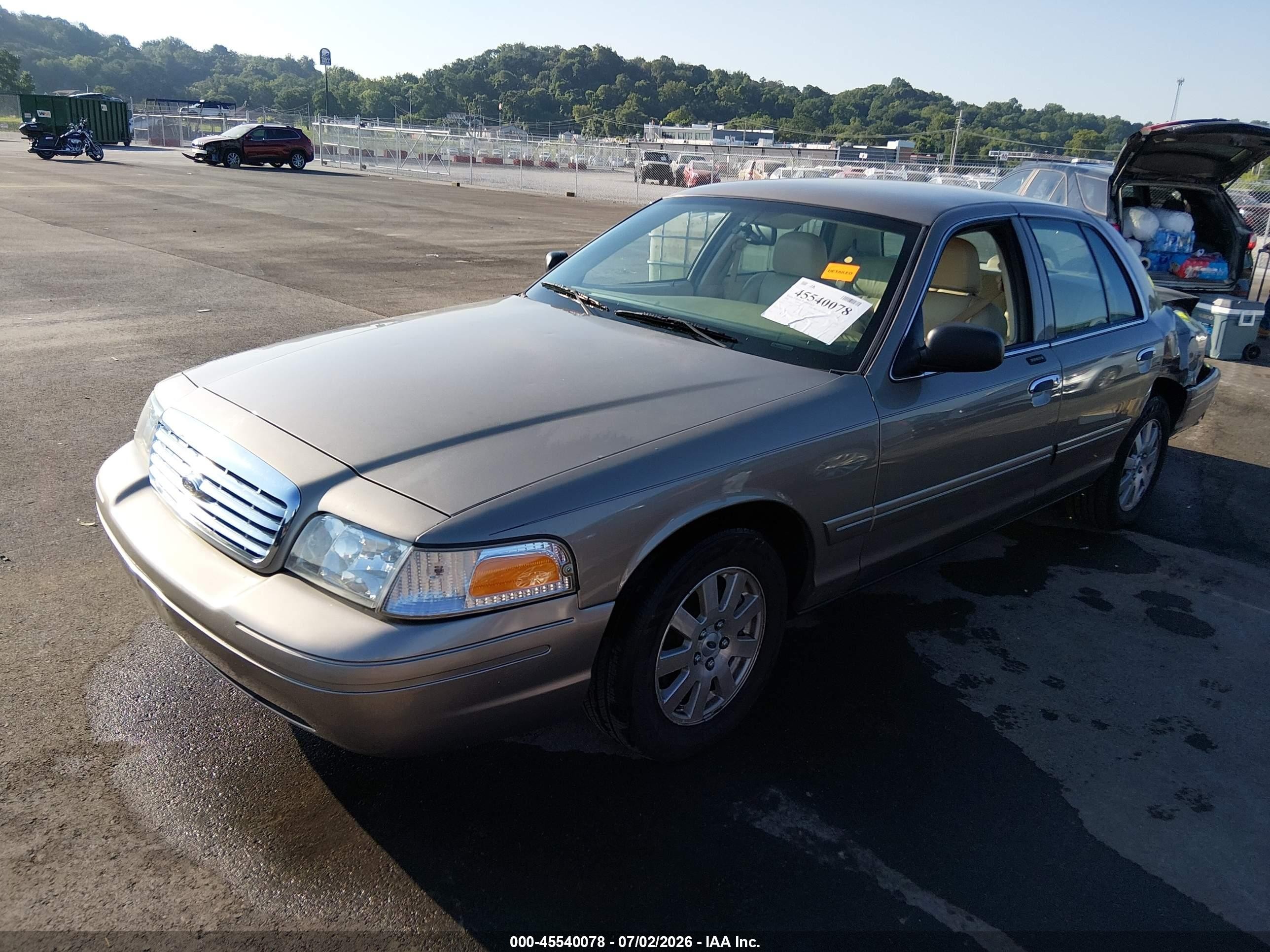 2006 Ford Crown Victoria Lx/lx Sport Желто-коричневый vin: 2FAFP74V26X112836