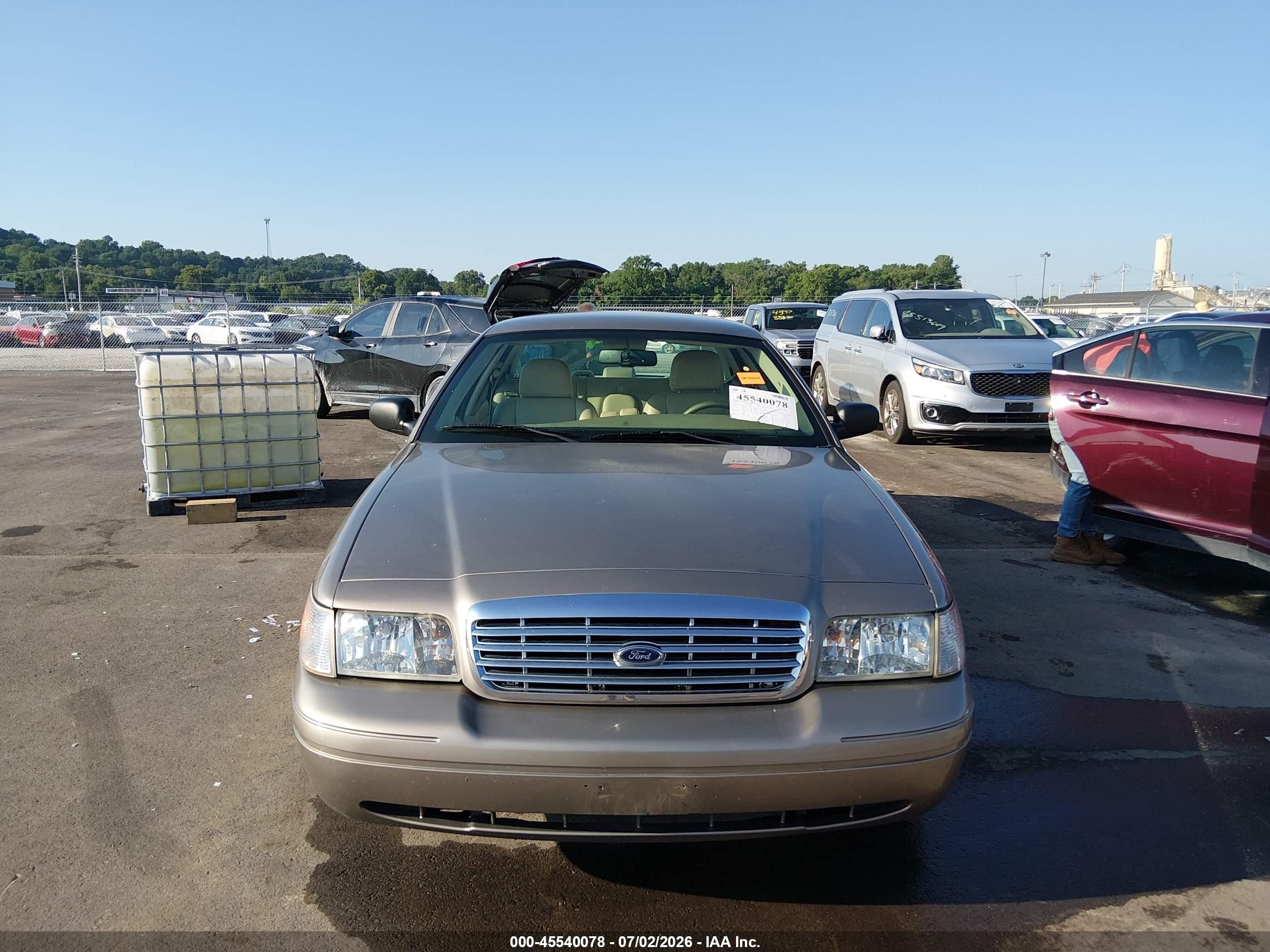 2006 Ford Crown Victoria Lx/lx Sport Желто-коричневый vin: 2FAFP74V26X112836