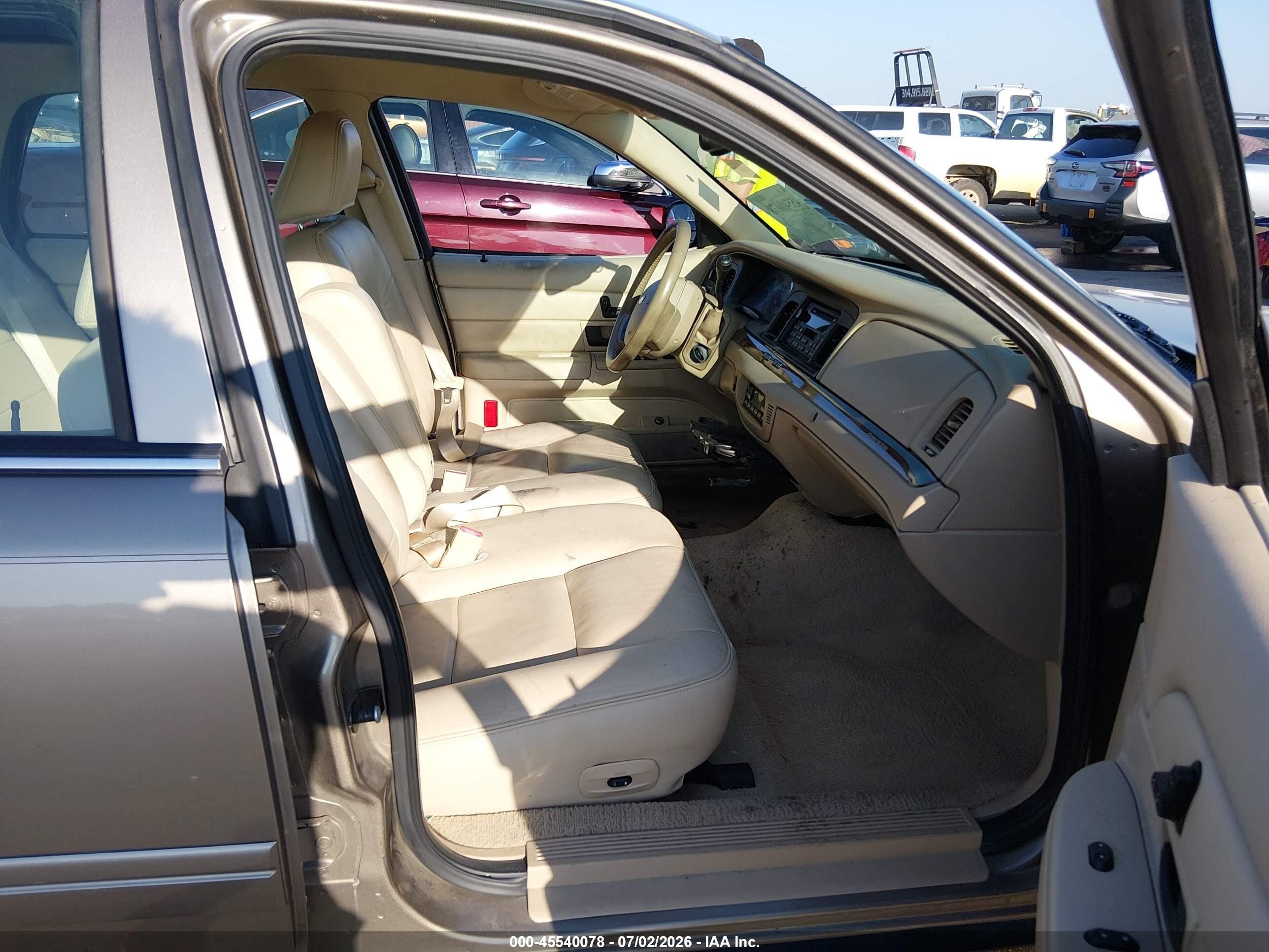 2006 Ford Crown Victoria Lx/lx Sport Желто-коричневый vin: 2FAFP74V26X112836