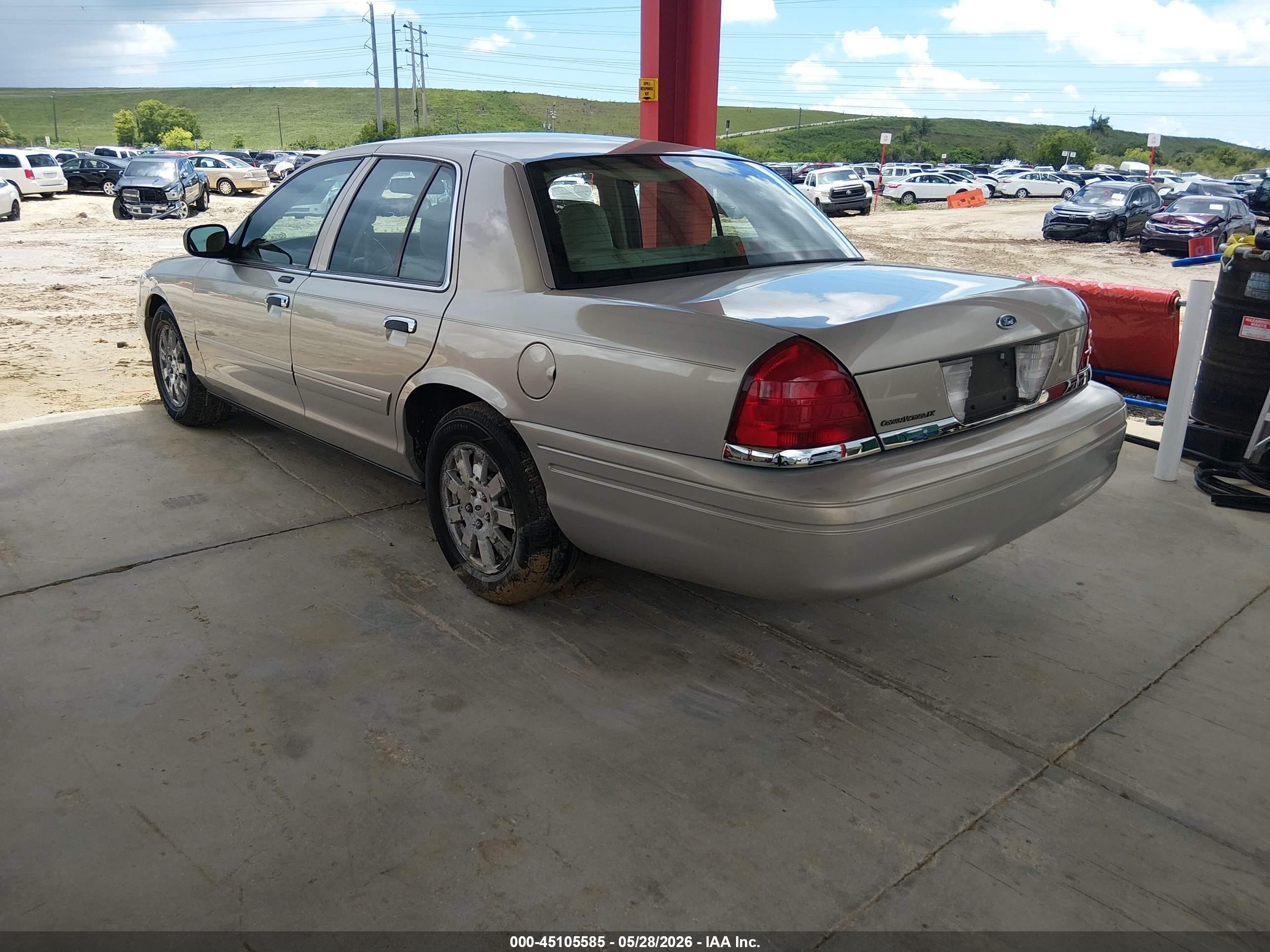 2008 Ford Crown Victoria Lx Champagne vin: 2FAFP74V38X135612