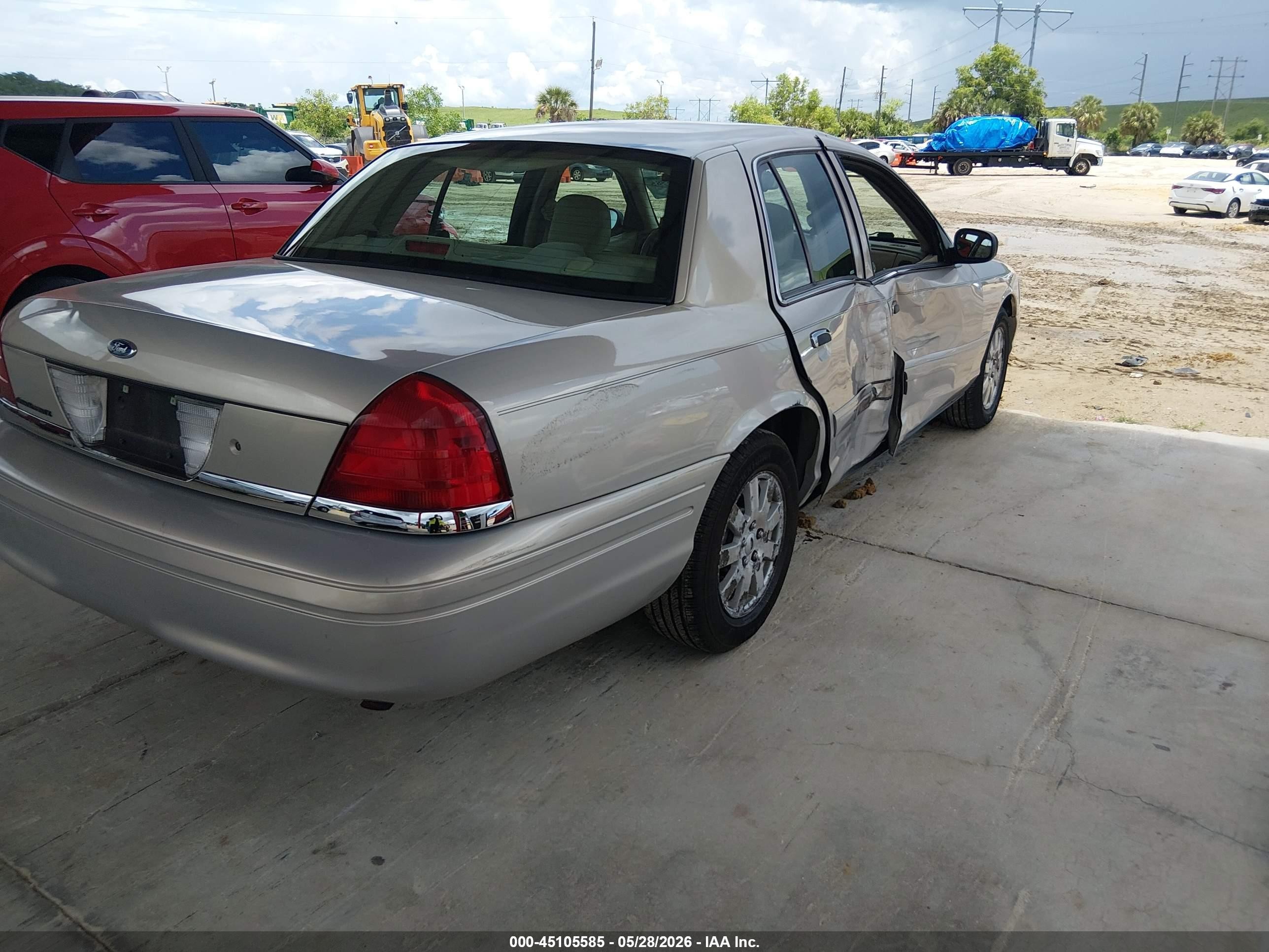 2008 Ford Crown Victoria Lx Champagne vin: 2FAFP74V38X135612