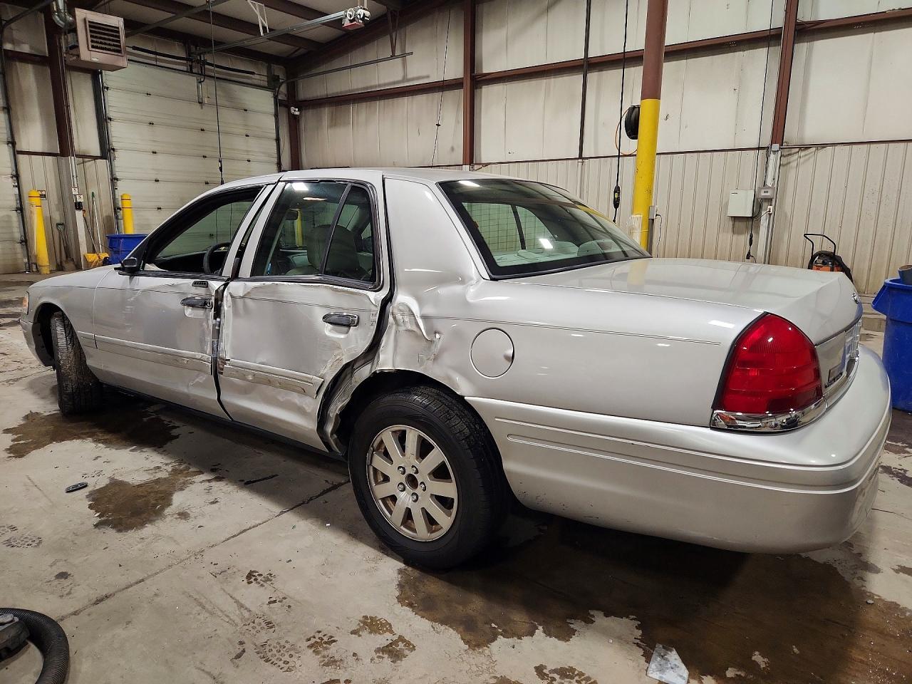 2008 Ford Crown Victoria Lx Silver vin: 2FAFP74V48X102084
