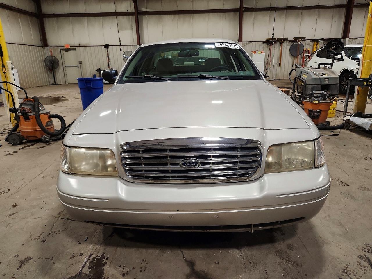 2008 Ford Crown Victoria Lx Silver vin: 2FAFP74V48X102084