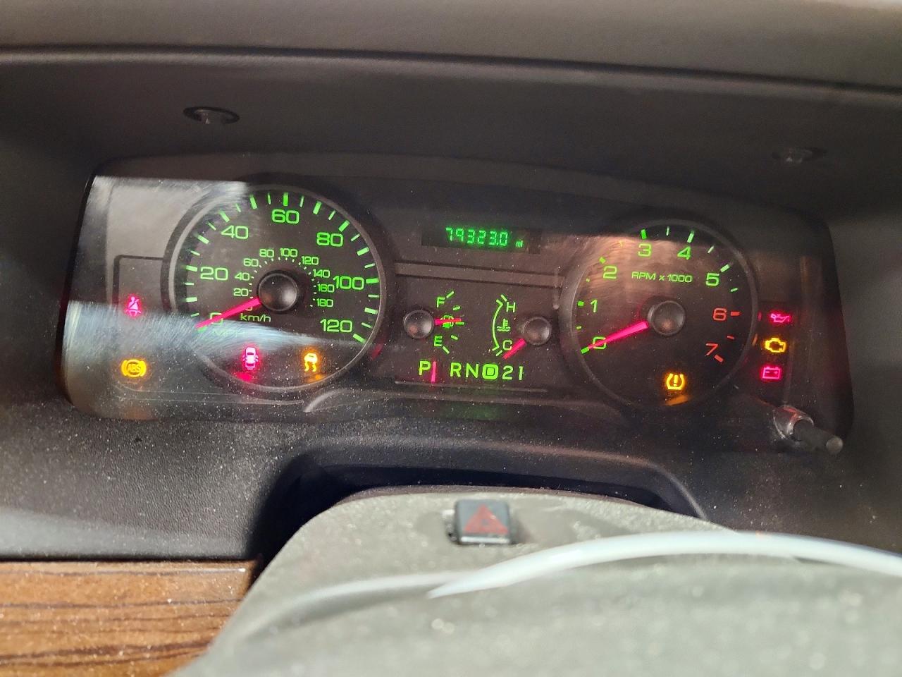2008 Ford Crown Victoria Lx Silver vin: 2FAFP74V48X102084