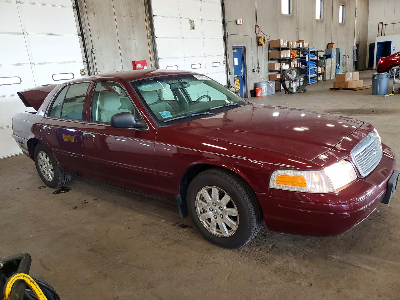 2007 Ford Crown Victoria Lx Red vin: 2FAFP74V57X108863