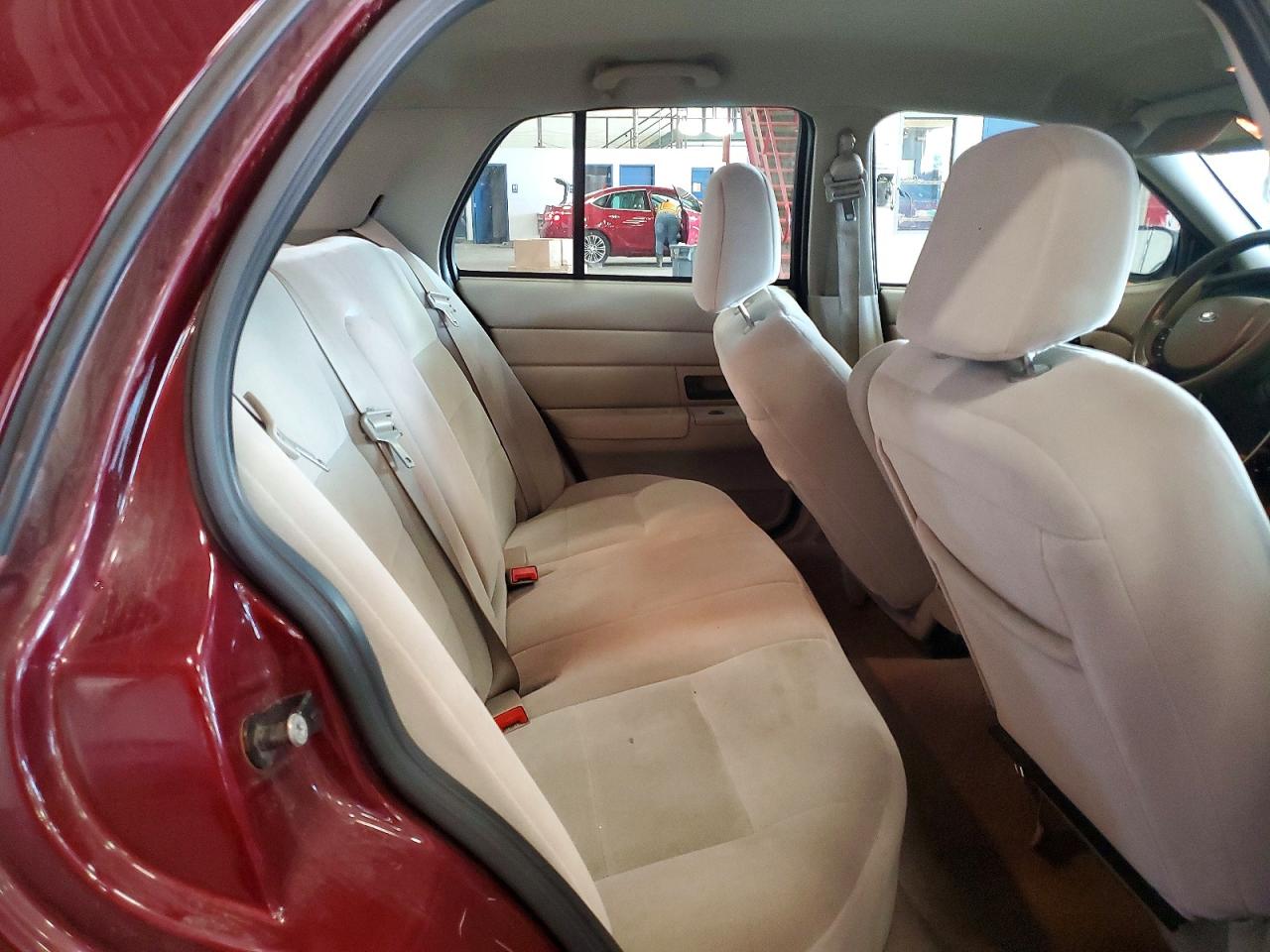 2007 Ford Crown Victoria Lx Red vin: 2FAFP74V57X108863