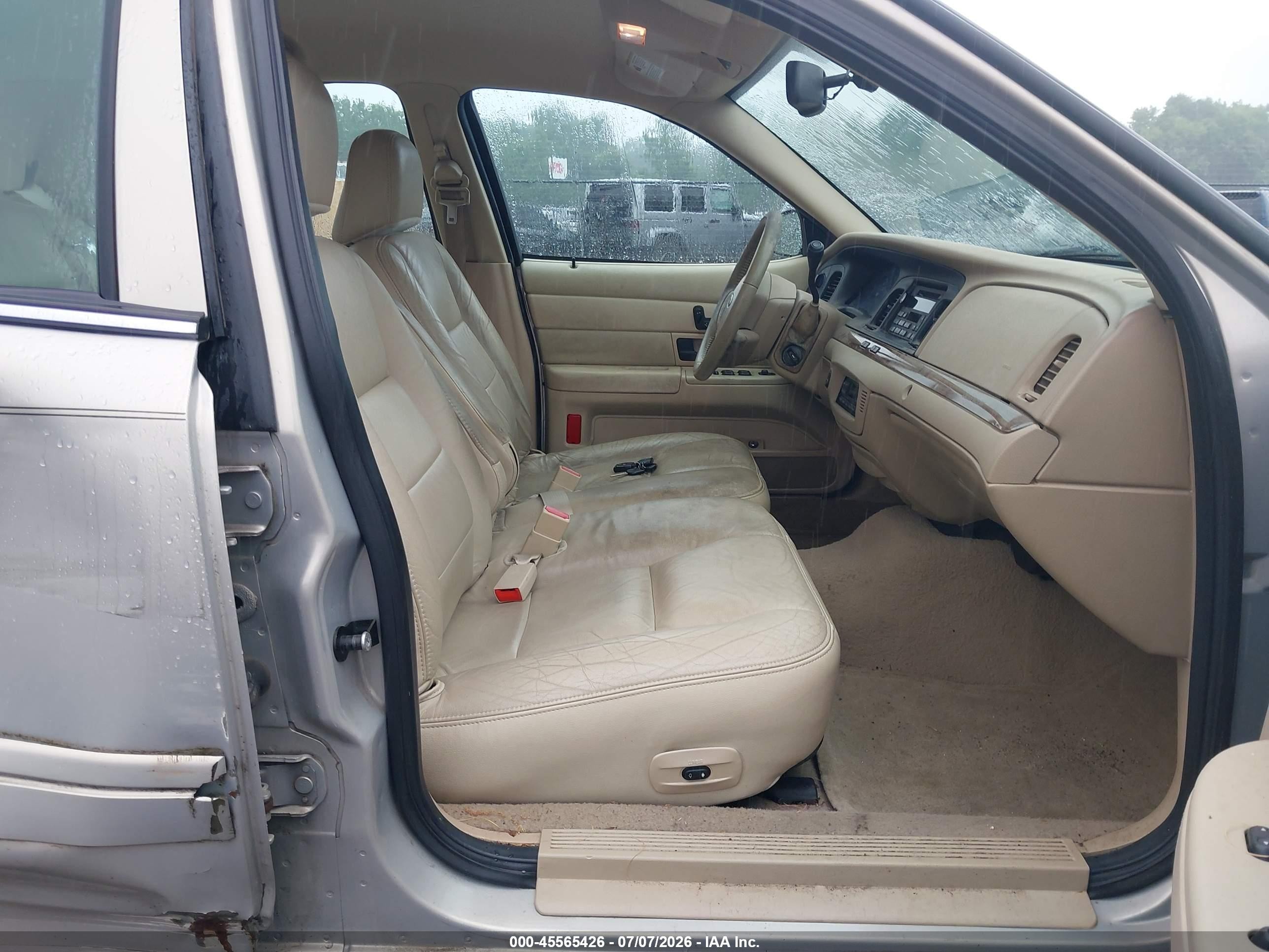 2007 Ford Crown Victoria Lx Champagne vin: 2FAFP74V67X142391