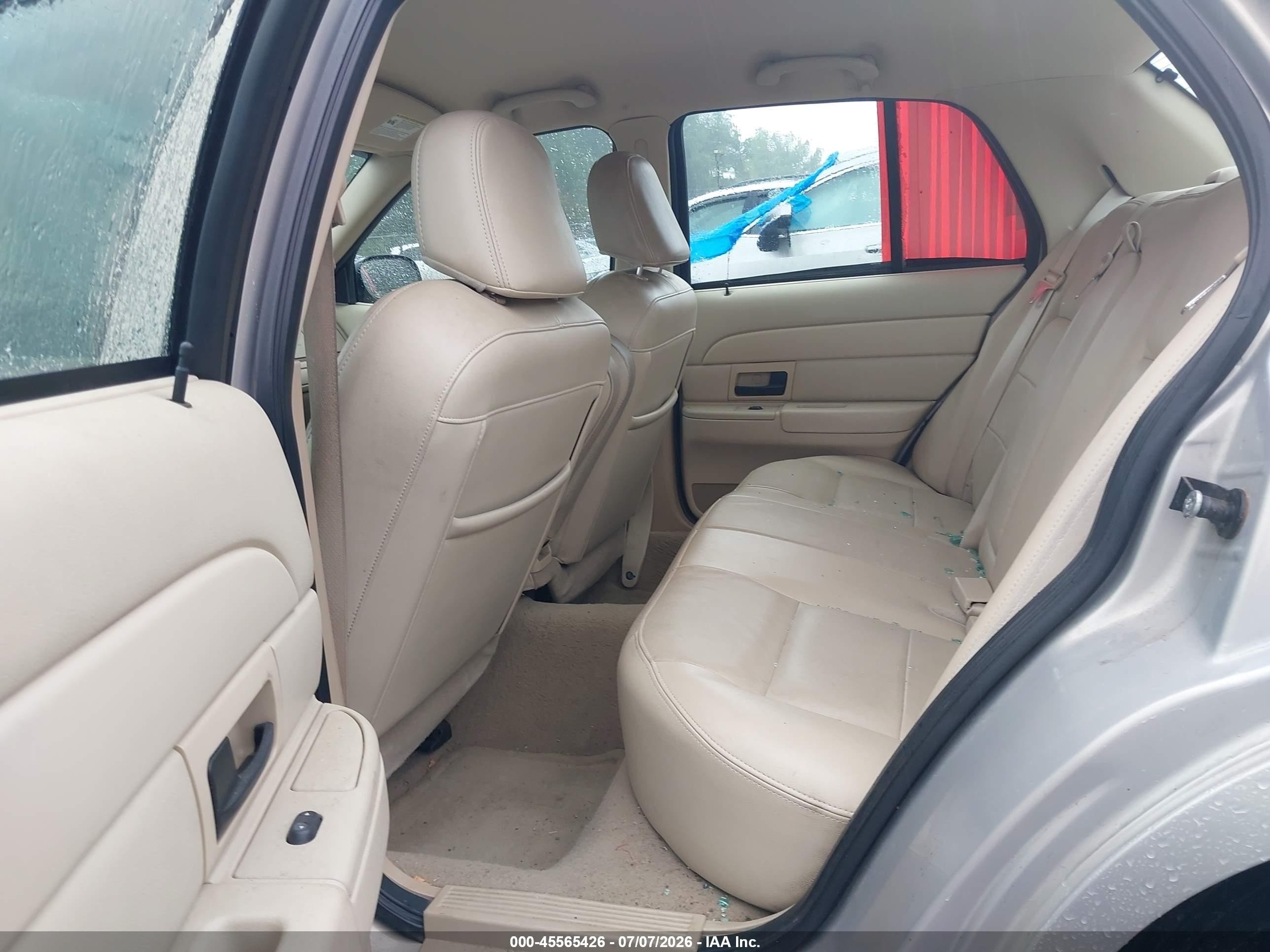 2007 Ford Crown Victoria Lx Champagne vin: 2FAFP74V67X142391