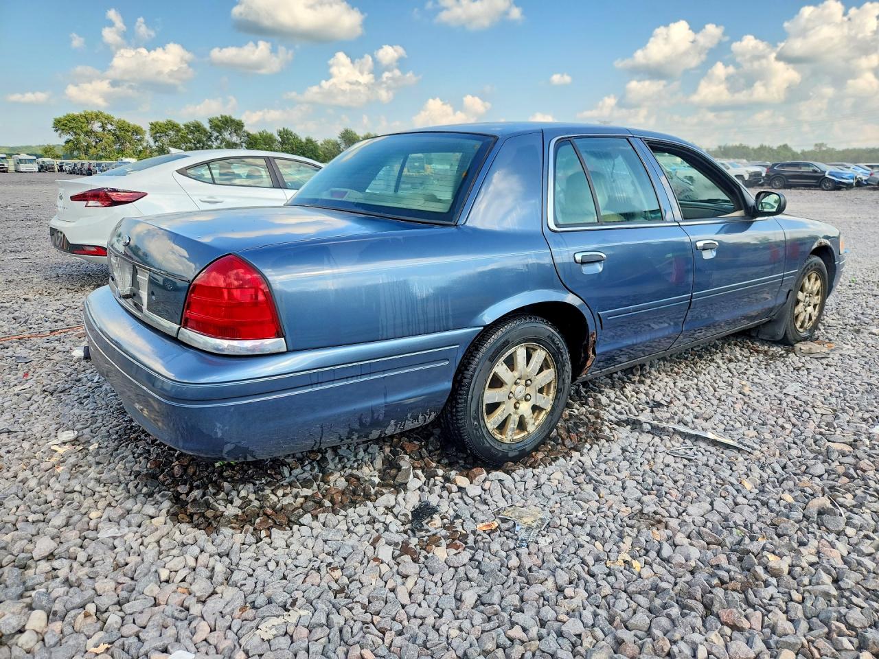 2008 Ford Crown Victoria Lx Blue vin: 2FAFP74V68X129125