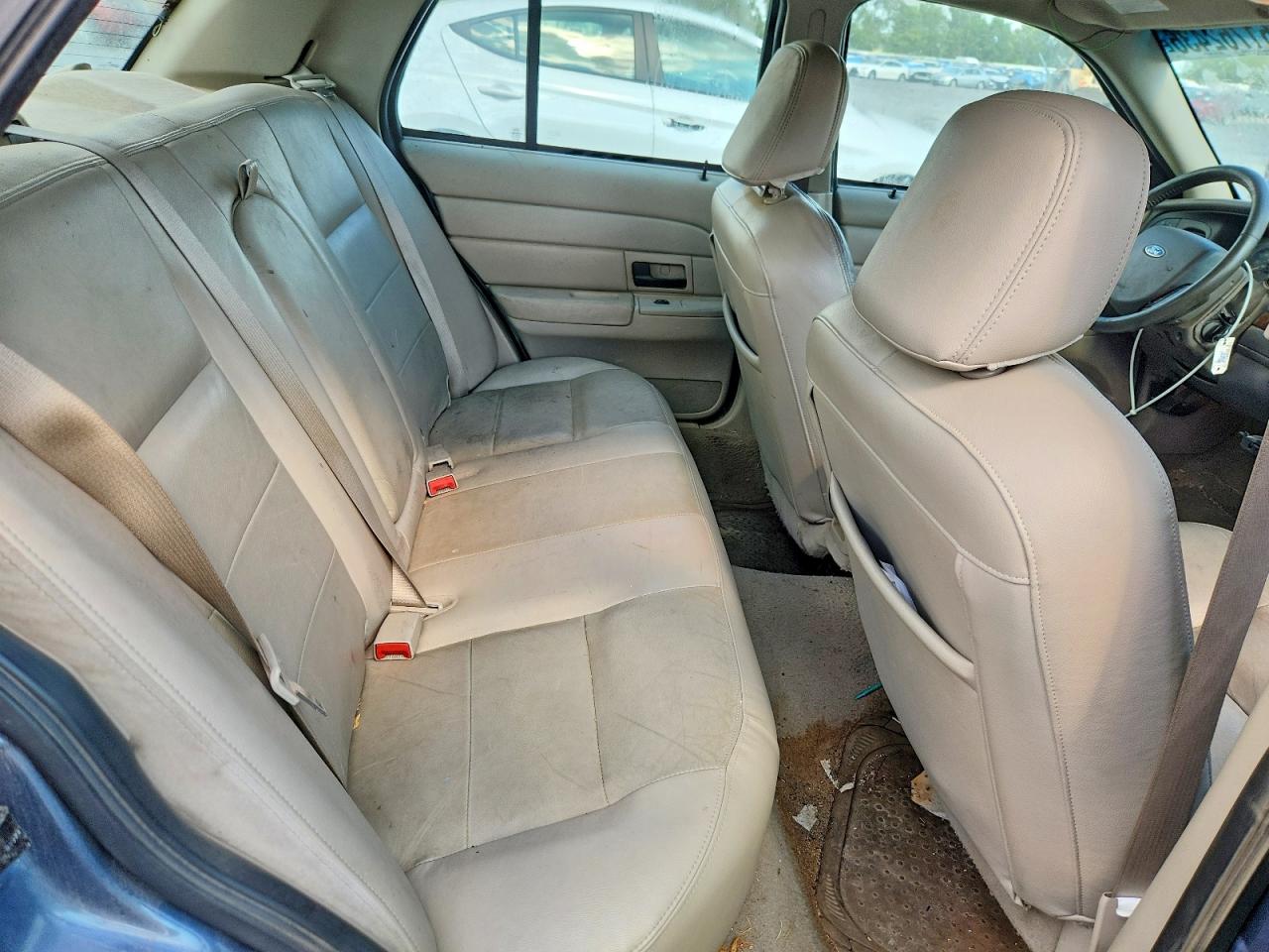 2008 Ford Crown Victoria Lx Blue vin: 2FAFP74V68X129125