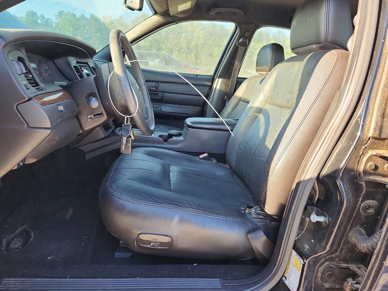 2007 Ford Crown Victoria Black vin: 2FAFP74V76X105266