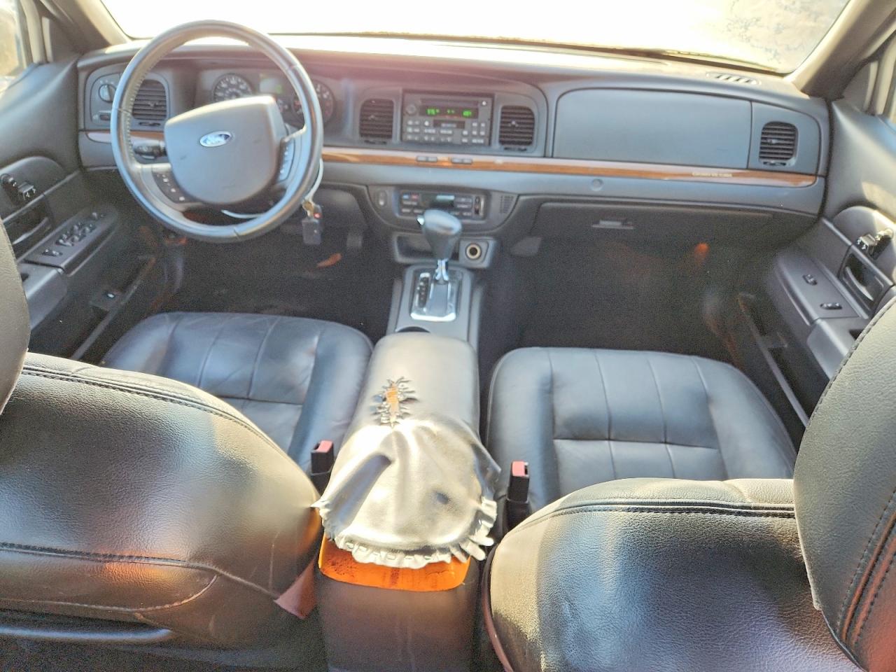 2007 Ford Crown Victoria Black vin: 2FAFP74V76X105266