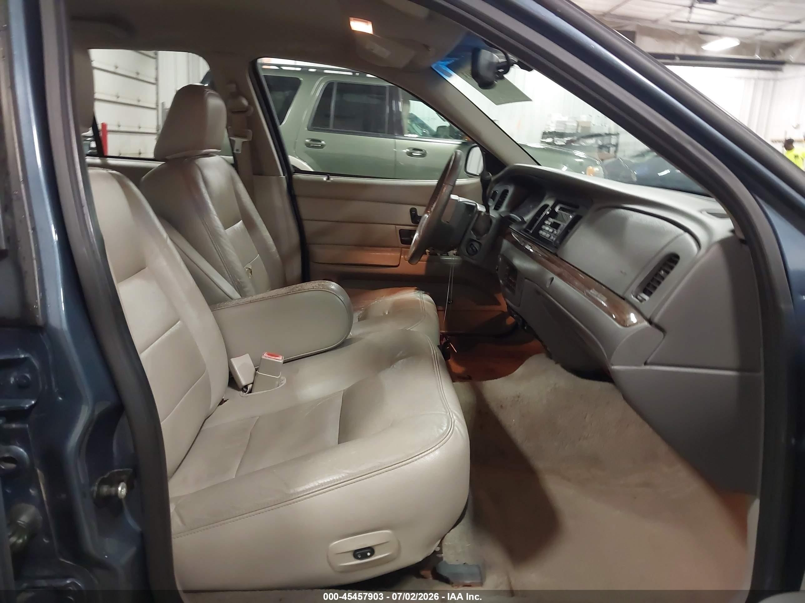 2008 Ford Crown Victoria Lx Синий vin: 2FAFP74V78X171190