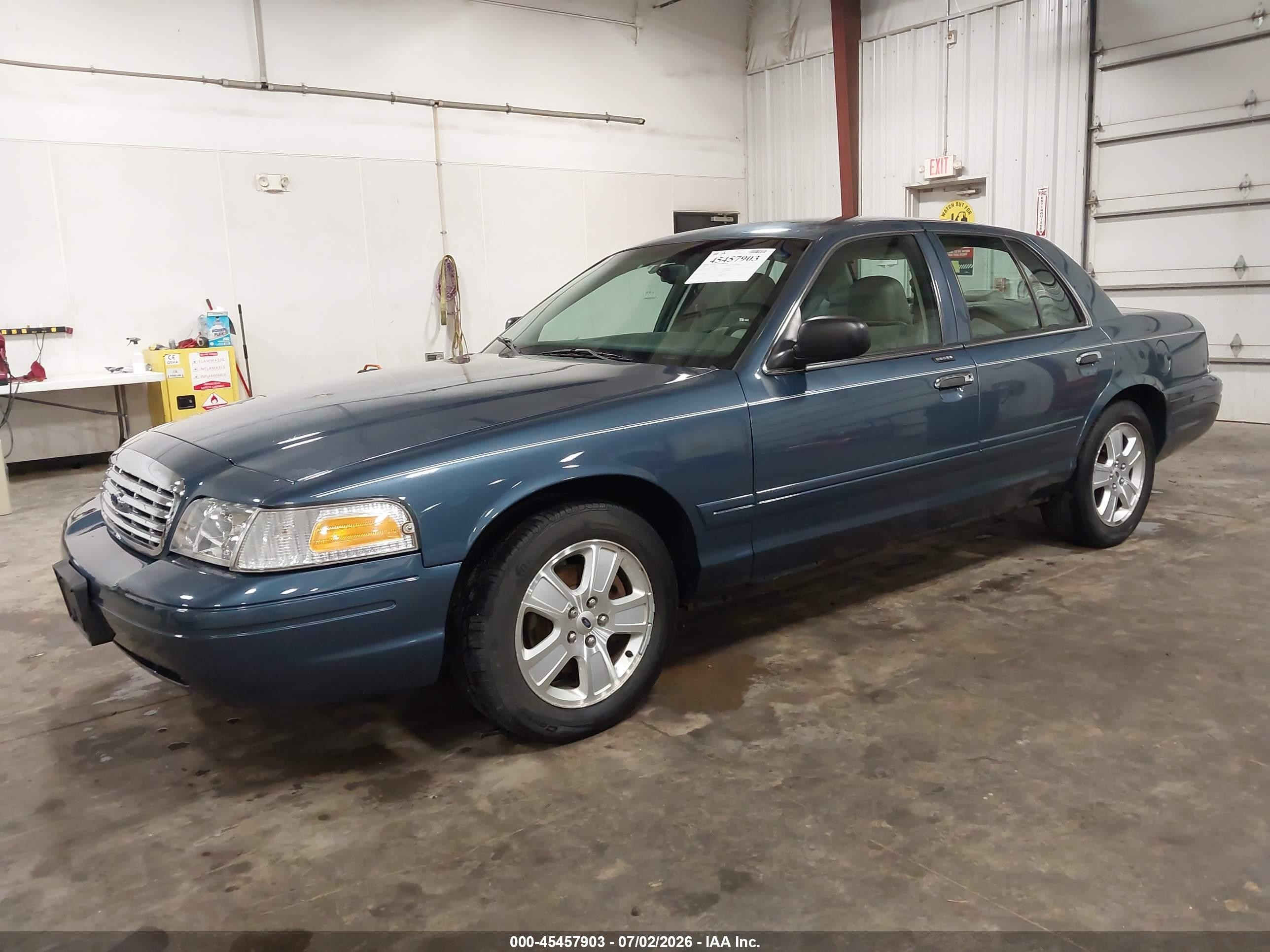 2008 Ford Crown Victoria Lx Синий vin: 2FAFP74V78X171190