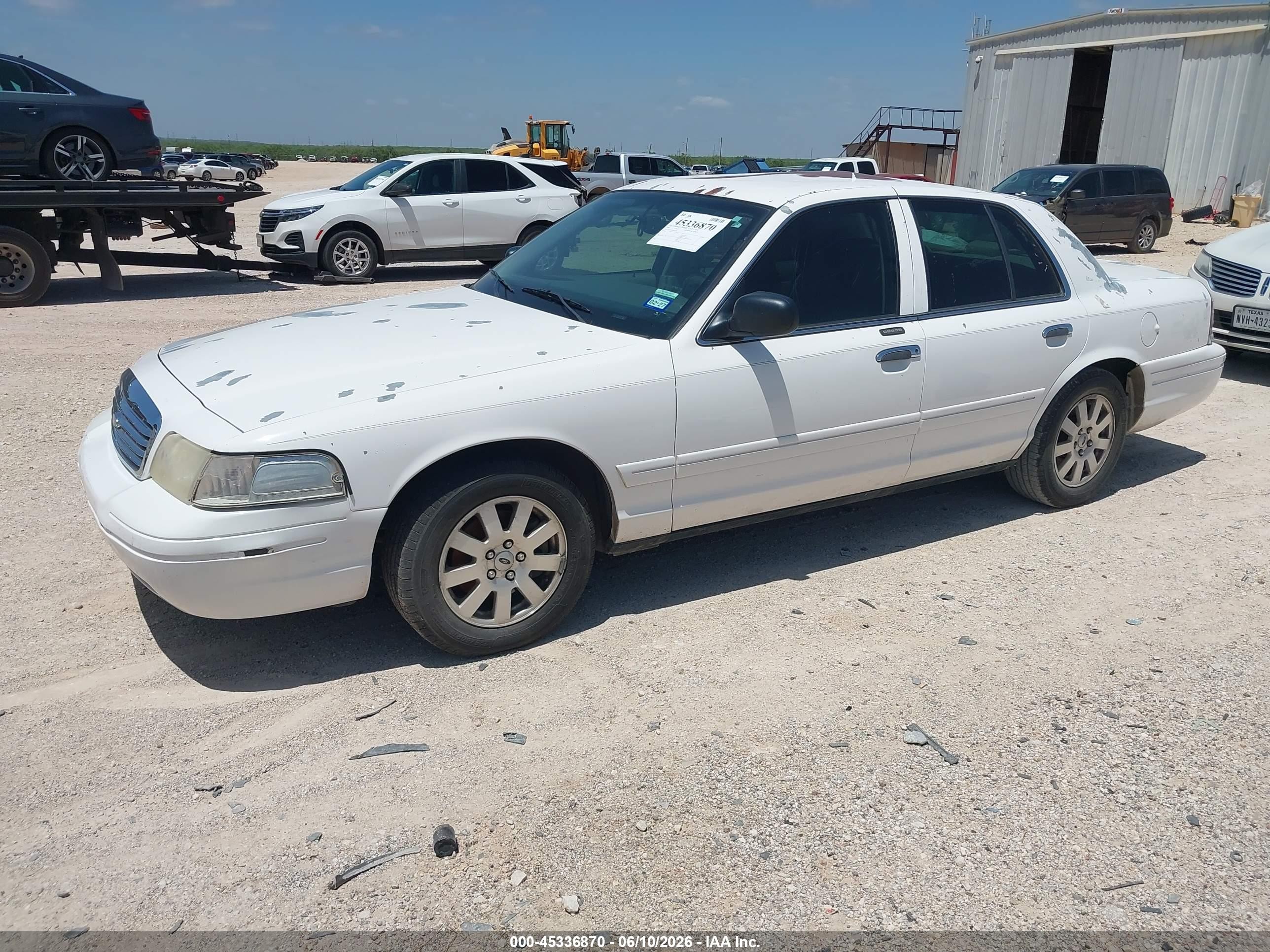 2008 Ford Crown Victoria Lx White vin: 2FAFP74V98X127482