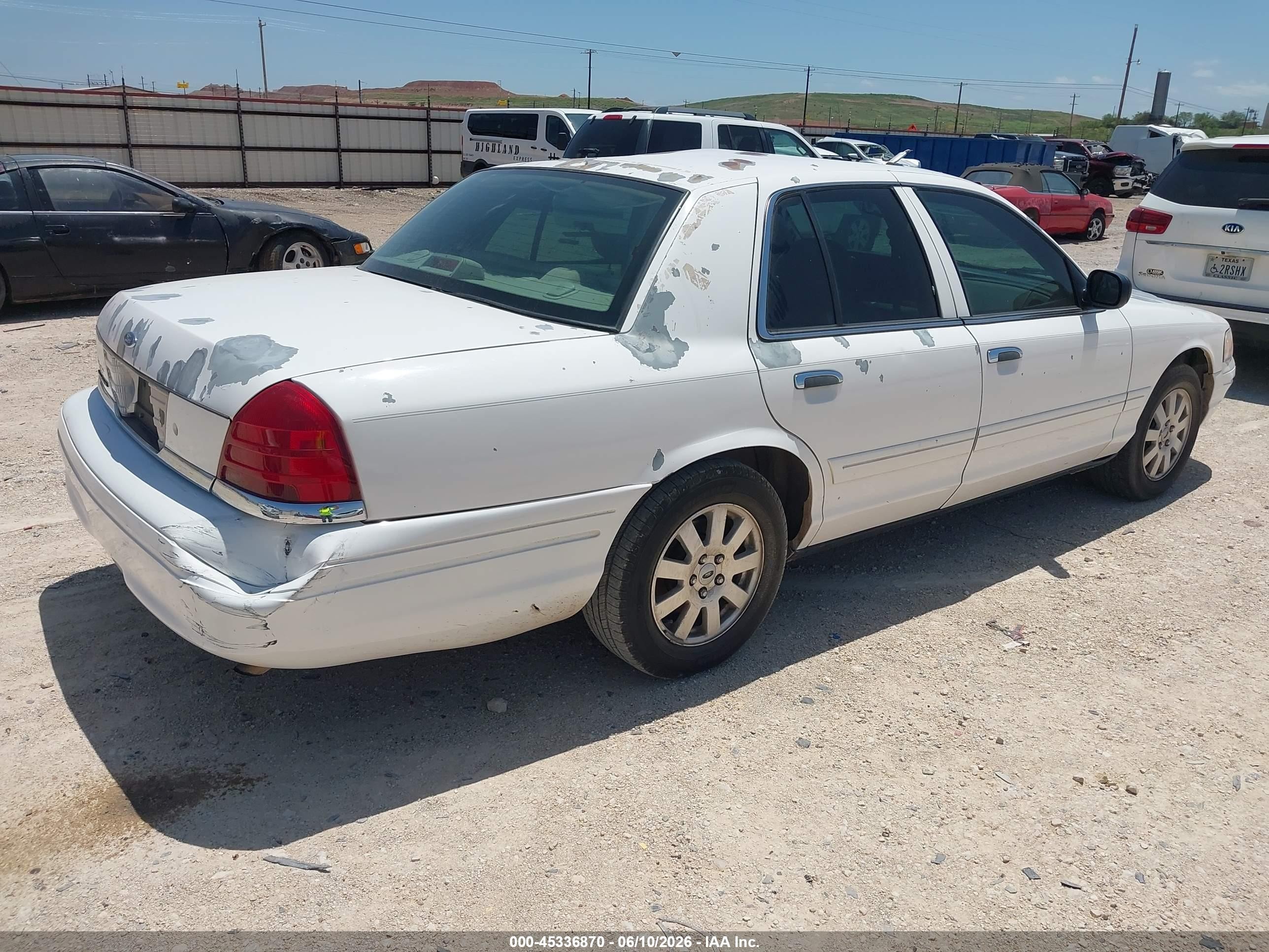 2008 Ford Crown Victoria Lx White vin: 2FAFP74V98X127482