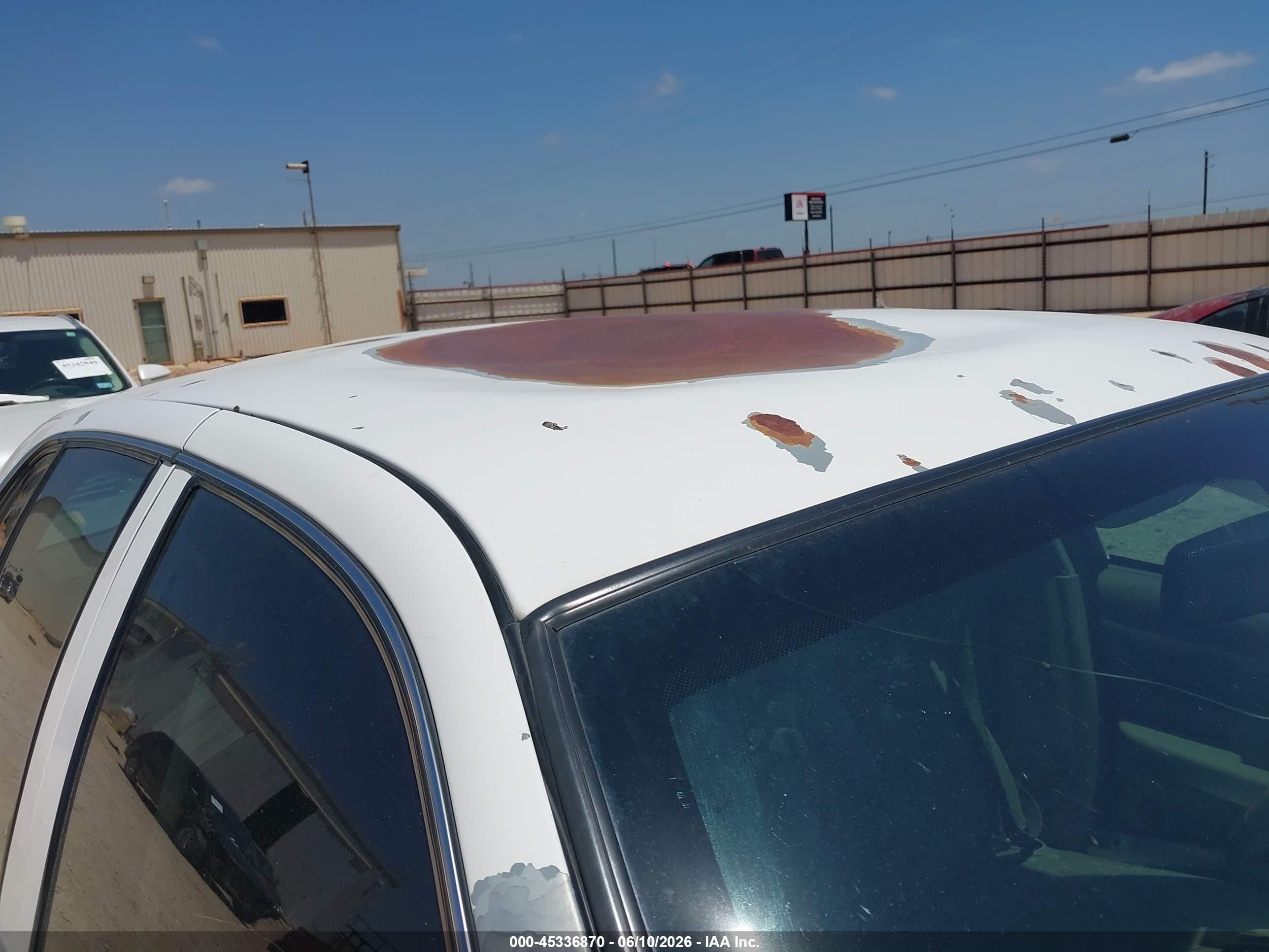2008 Ford Crown Victoria Lx White vin: 2FAFP74V98X127482