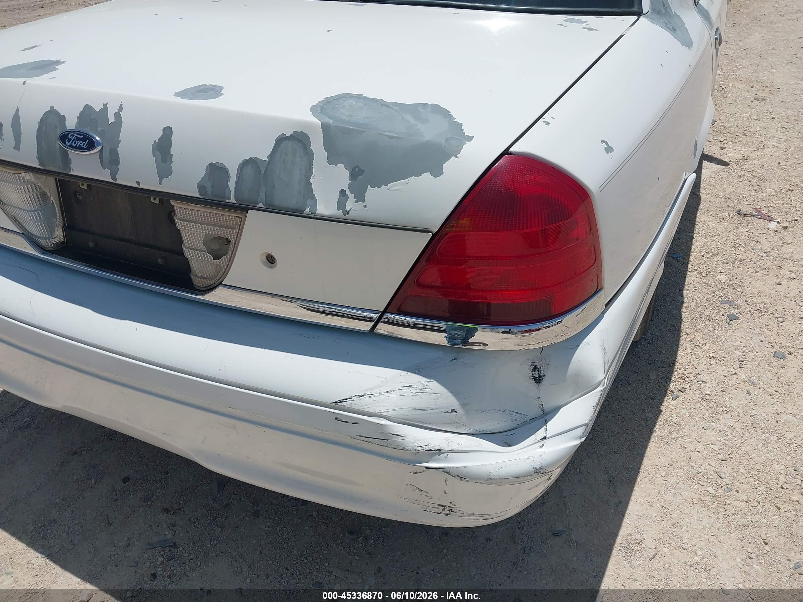 2008 Ford Crown Victoria Lx White vin: 2FAFP74V98X127482