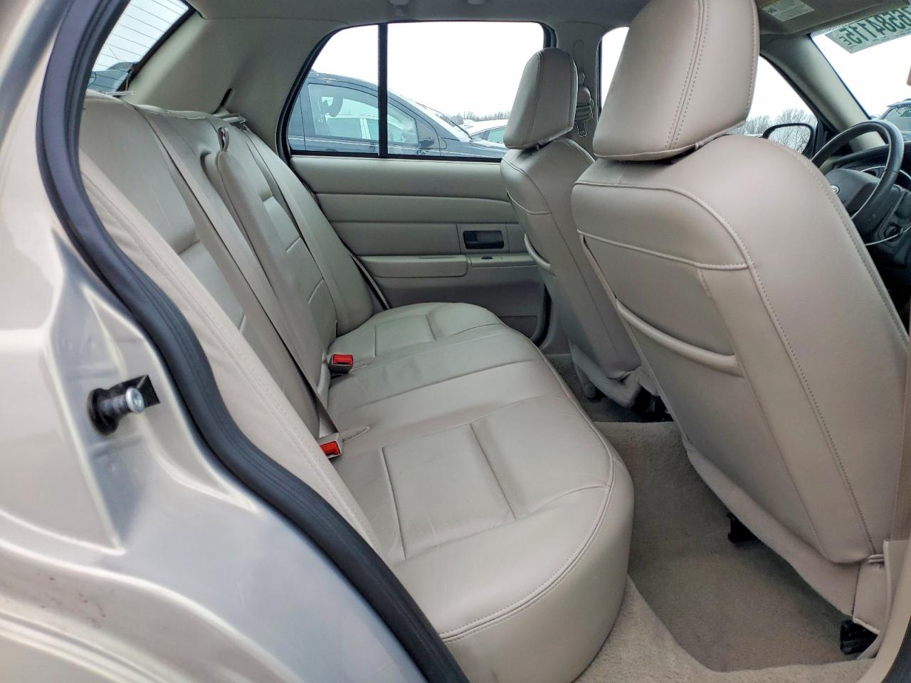 2008 Ford Crown Victoria Lx Beige vin: 2FAFP74V98X171370
