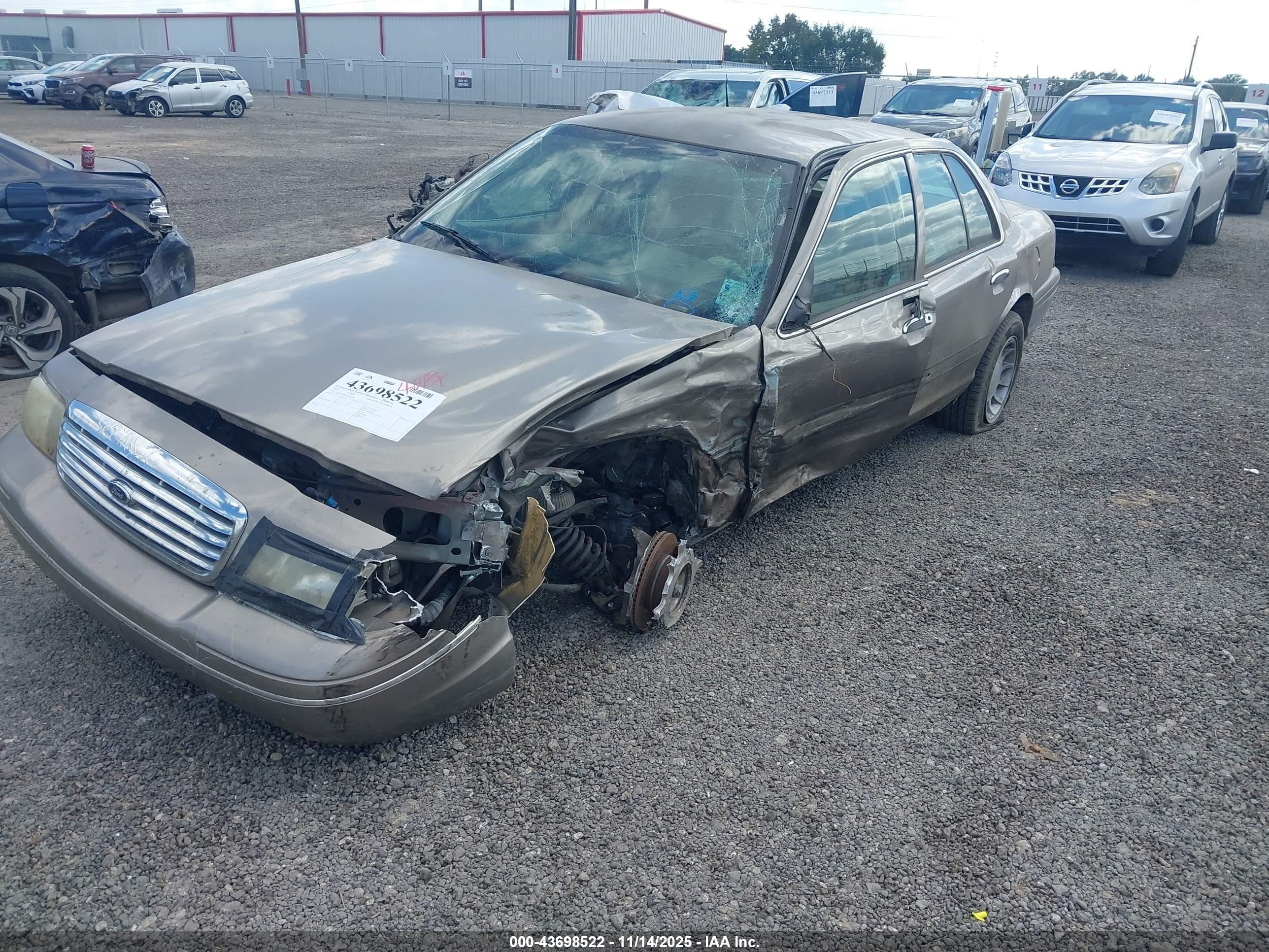2004 Ford Crown Victoria Lx Brown vin: 2FAFP74W04X160163