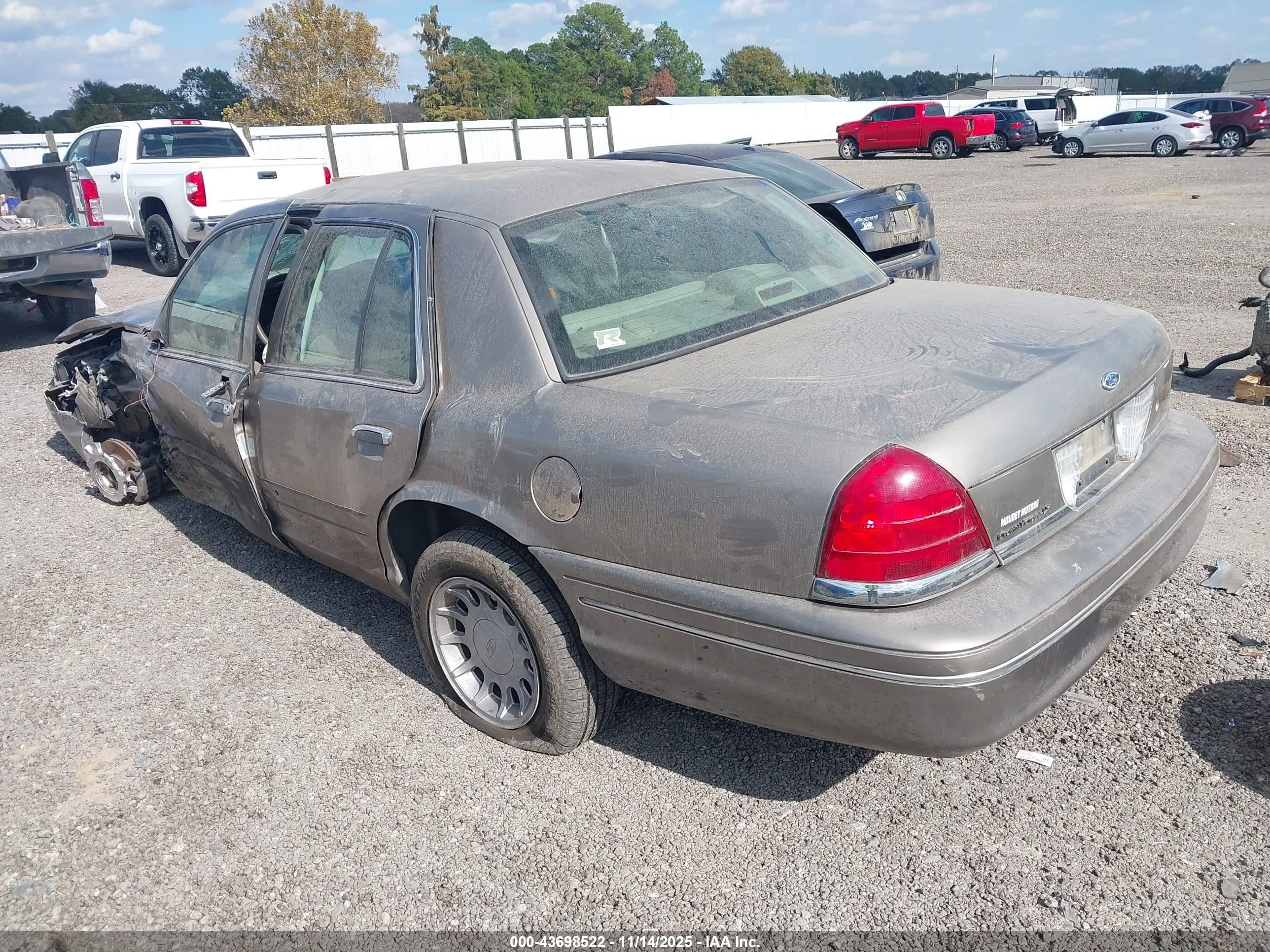 2004 Ford Crown Victoria Lx Brown vin: 2FAFP74W04X160163