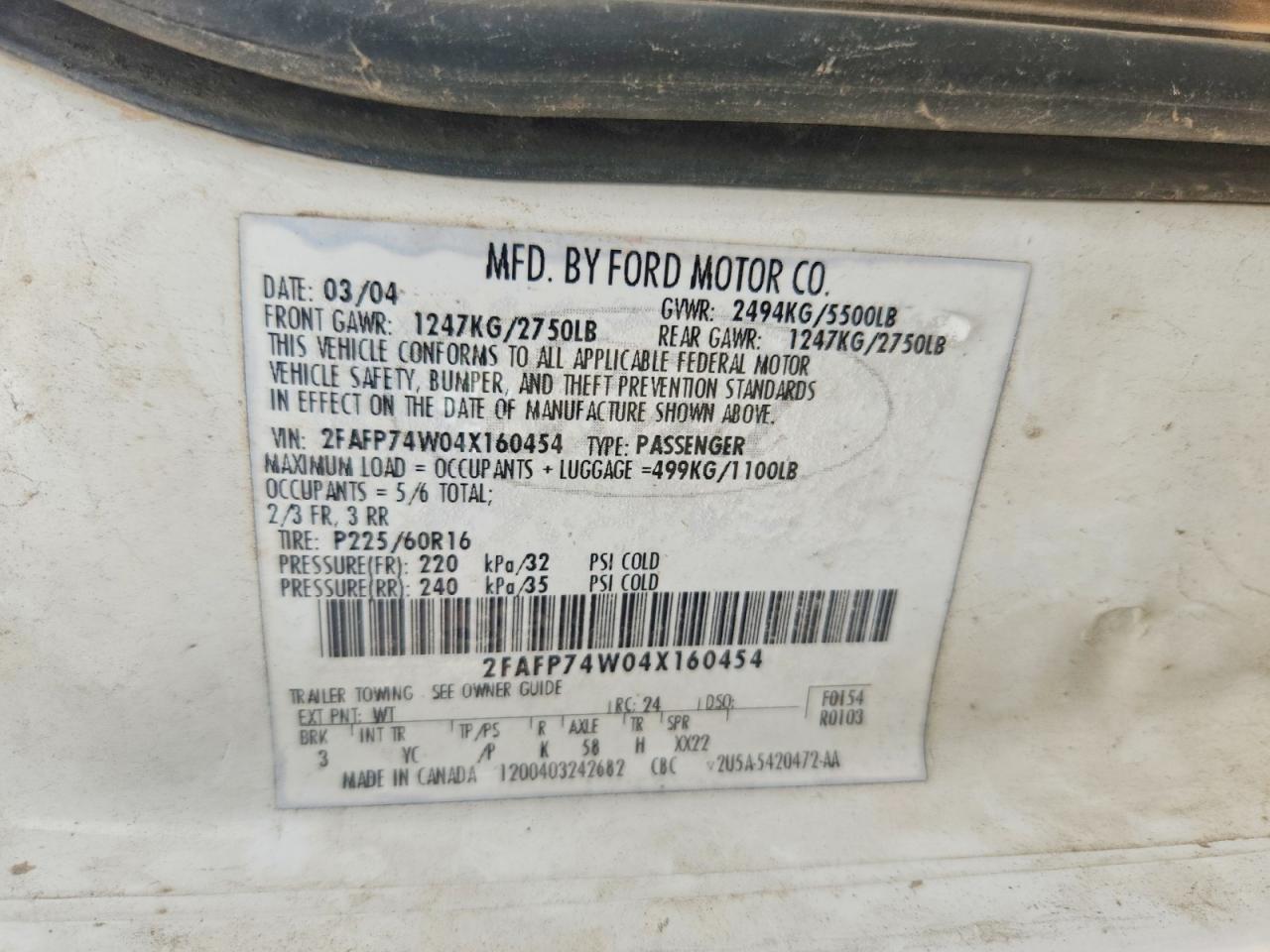 2004 Ford Crown Vic White vin: 2FAFP74W04X160454