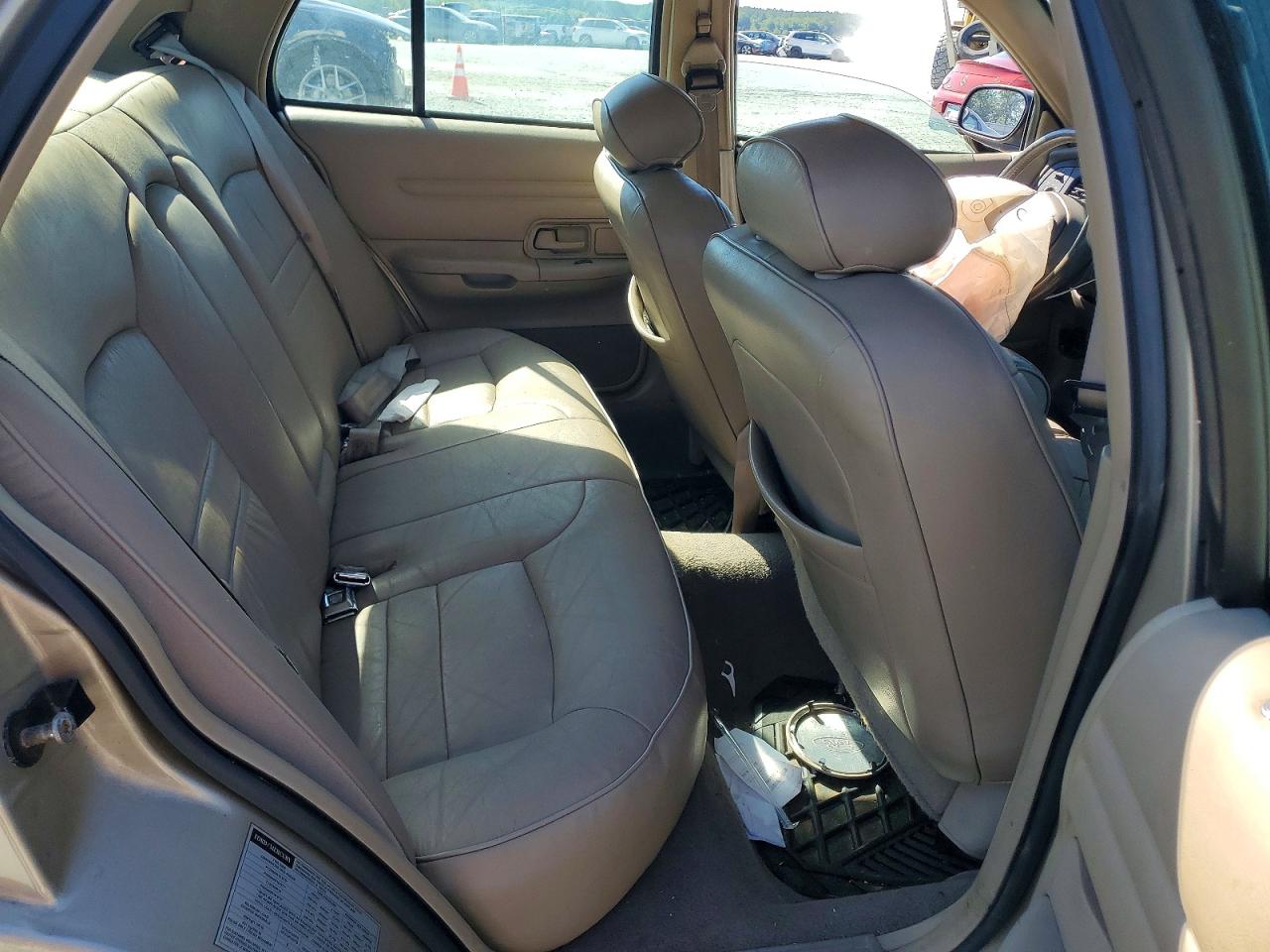 1999 Ford Crown Vic Cou Gold vin: 2FAFP74W0XX115762
