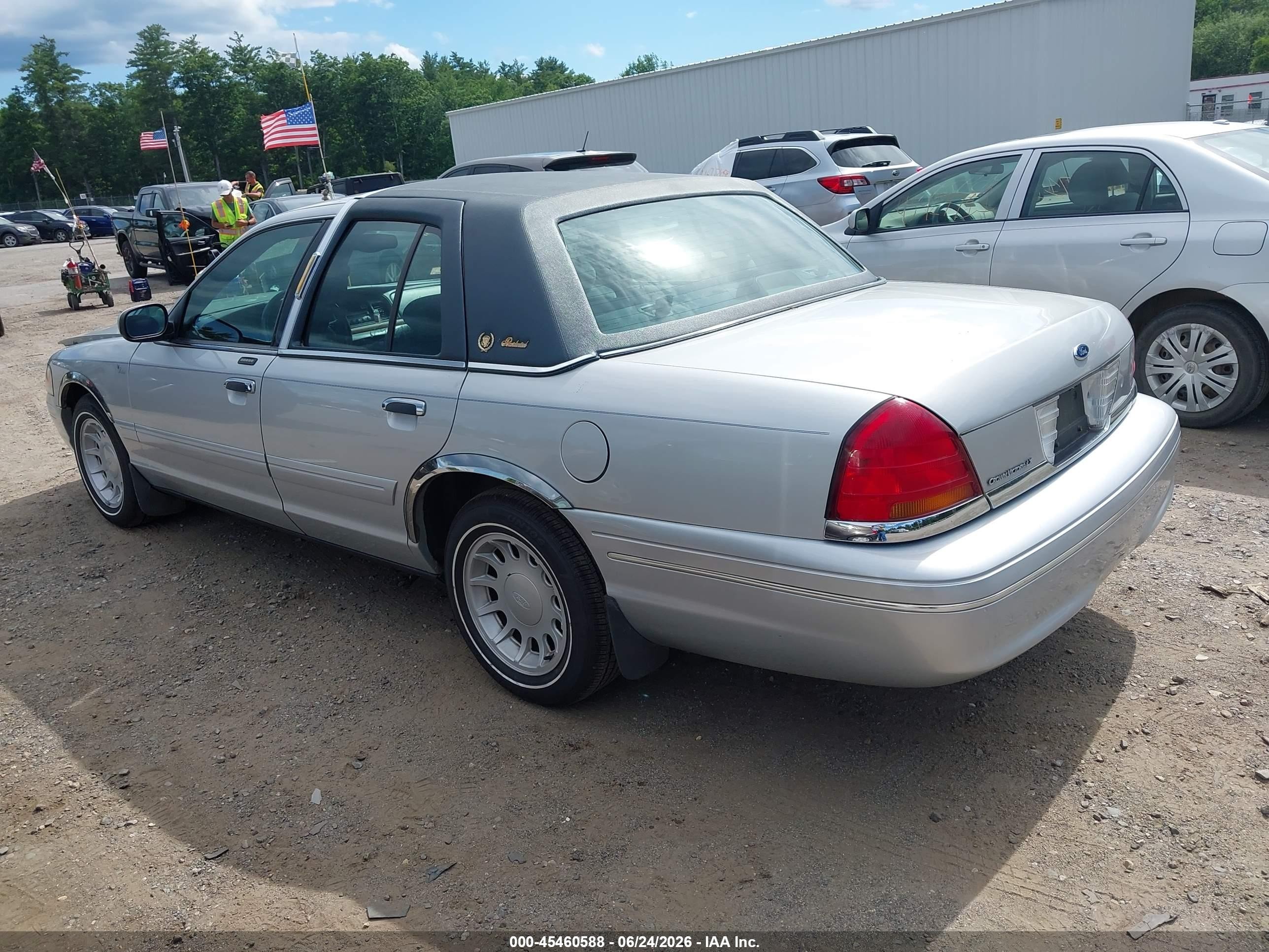 2001 Ford Crown Victoria Lx Silver vin: 2FAFP74W11X201234