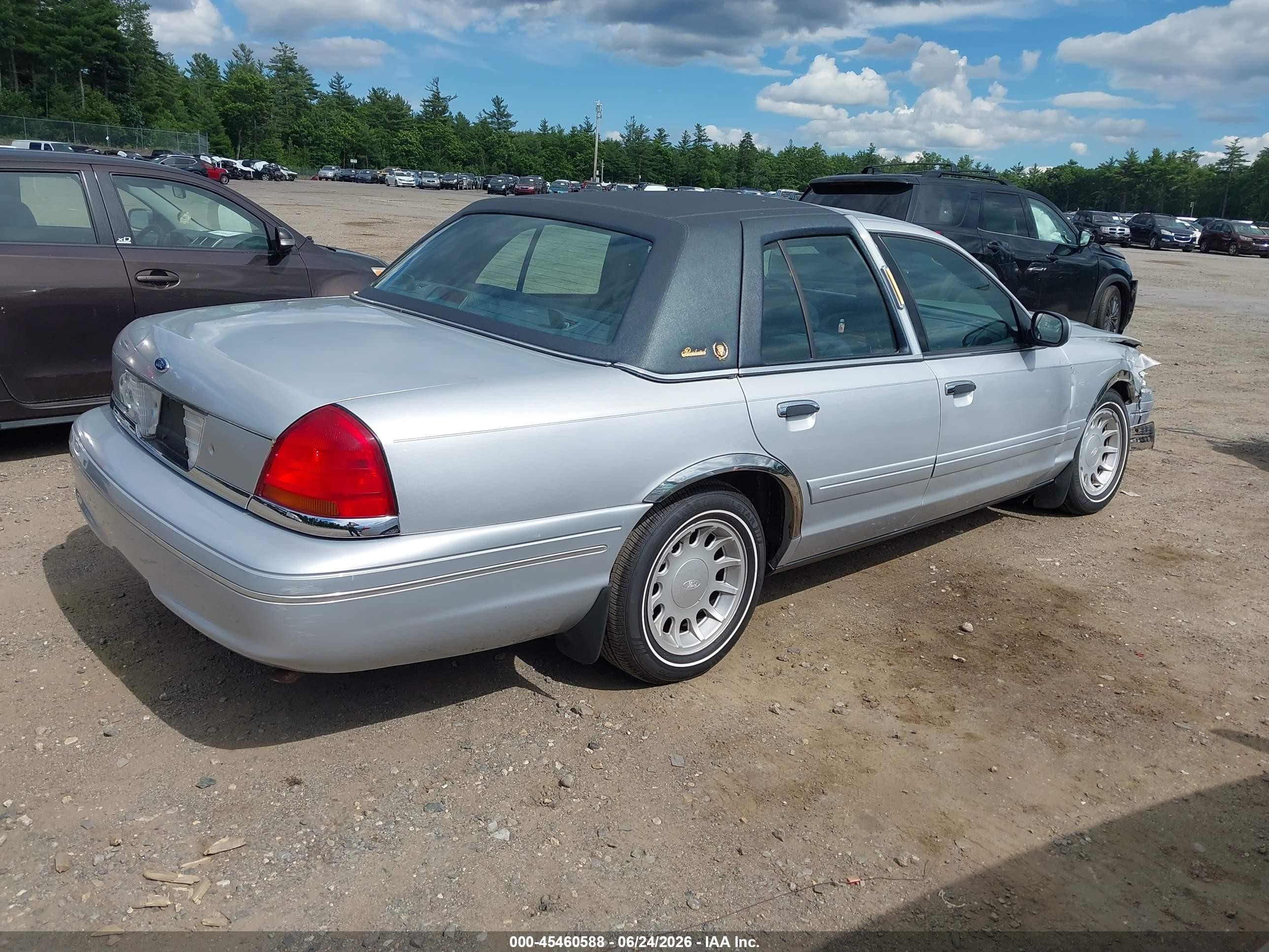 2001 Ford Crown Victoria Lx Silver vin: 2FAFP74W11X201234