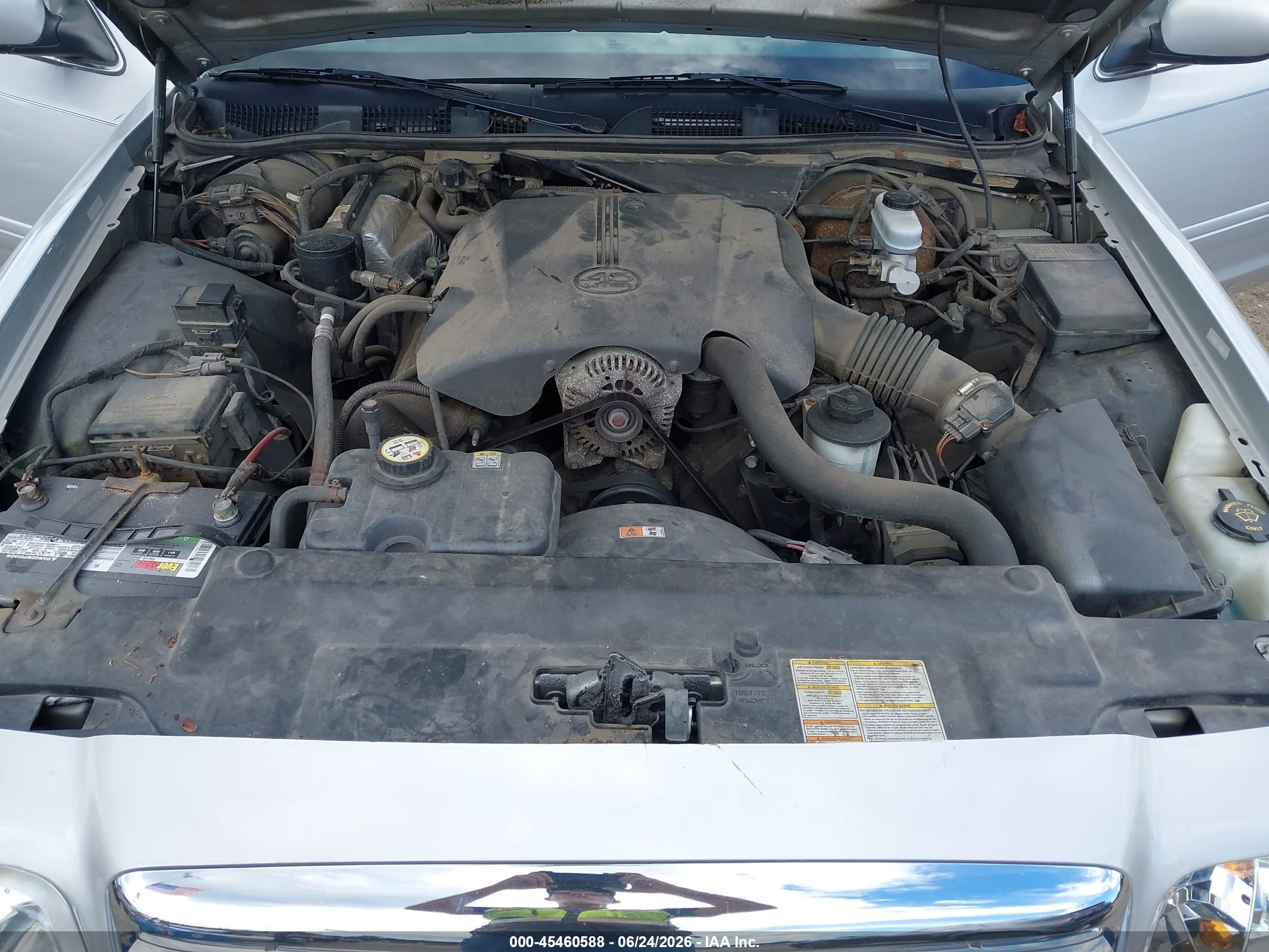 2001 Ford Crown Victoria Lx Silver vin: 2FAFP74W11X201234