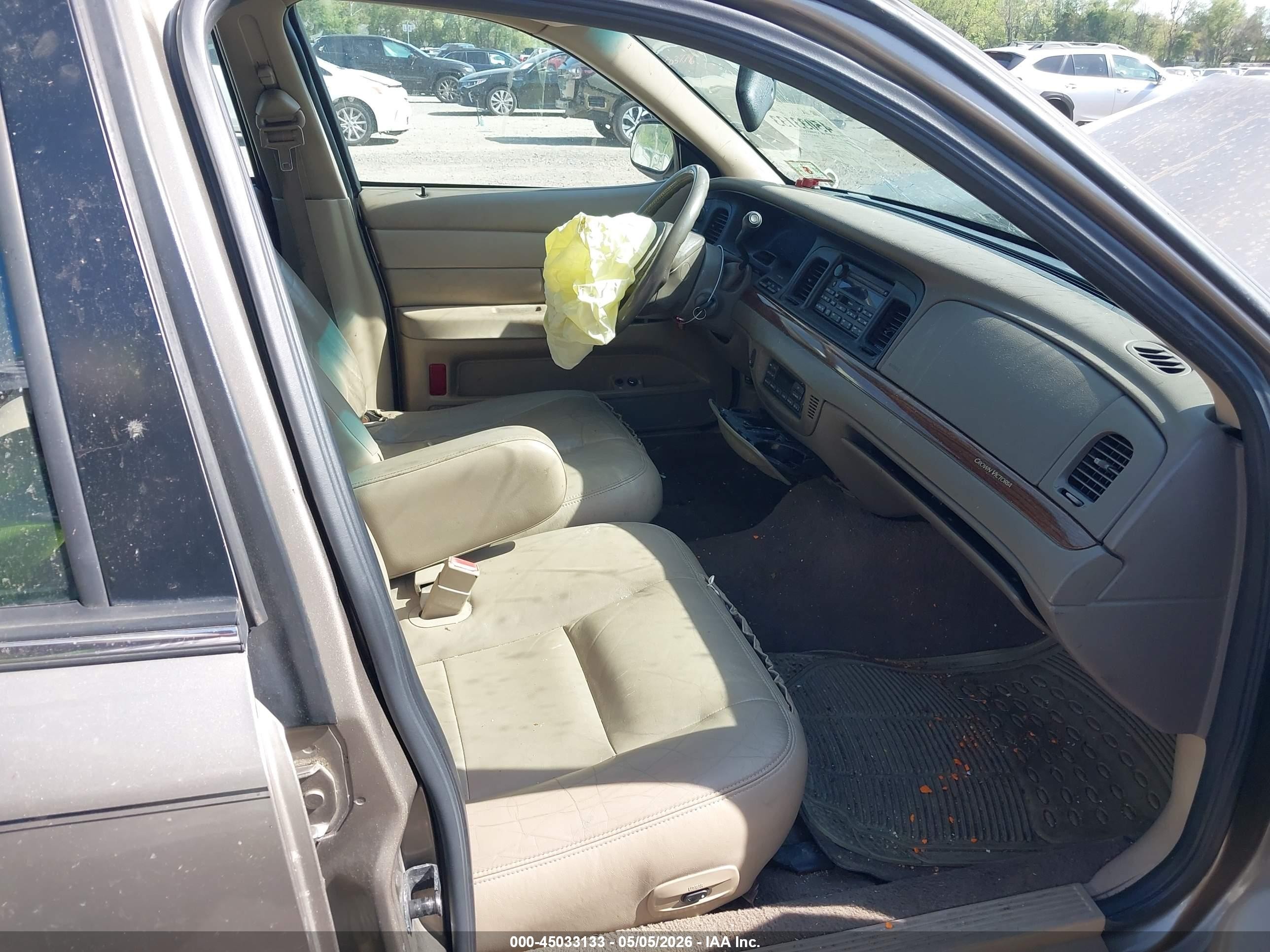 2003 Ford Crown Victoria Lx Желто-коричневый vin: 2FAFP74W13X109754