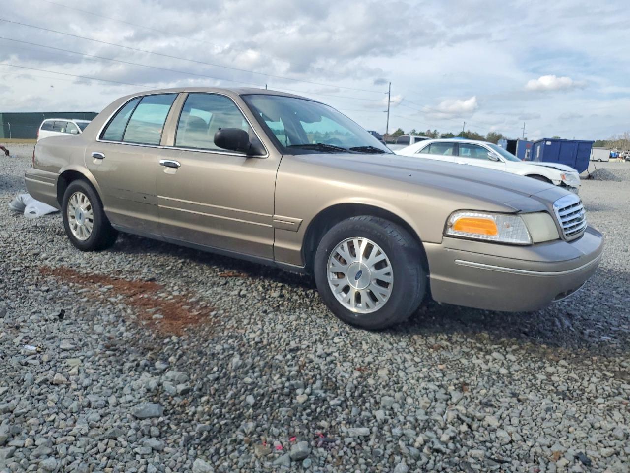2003 Ford Crown Victoria Lx Gold vin: 2FAFP74W13X208770